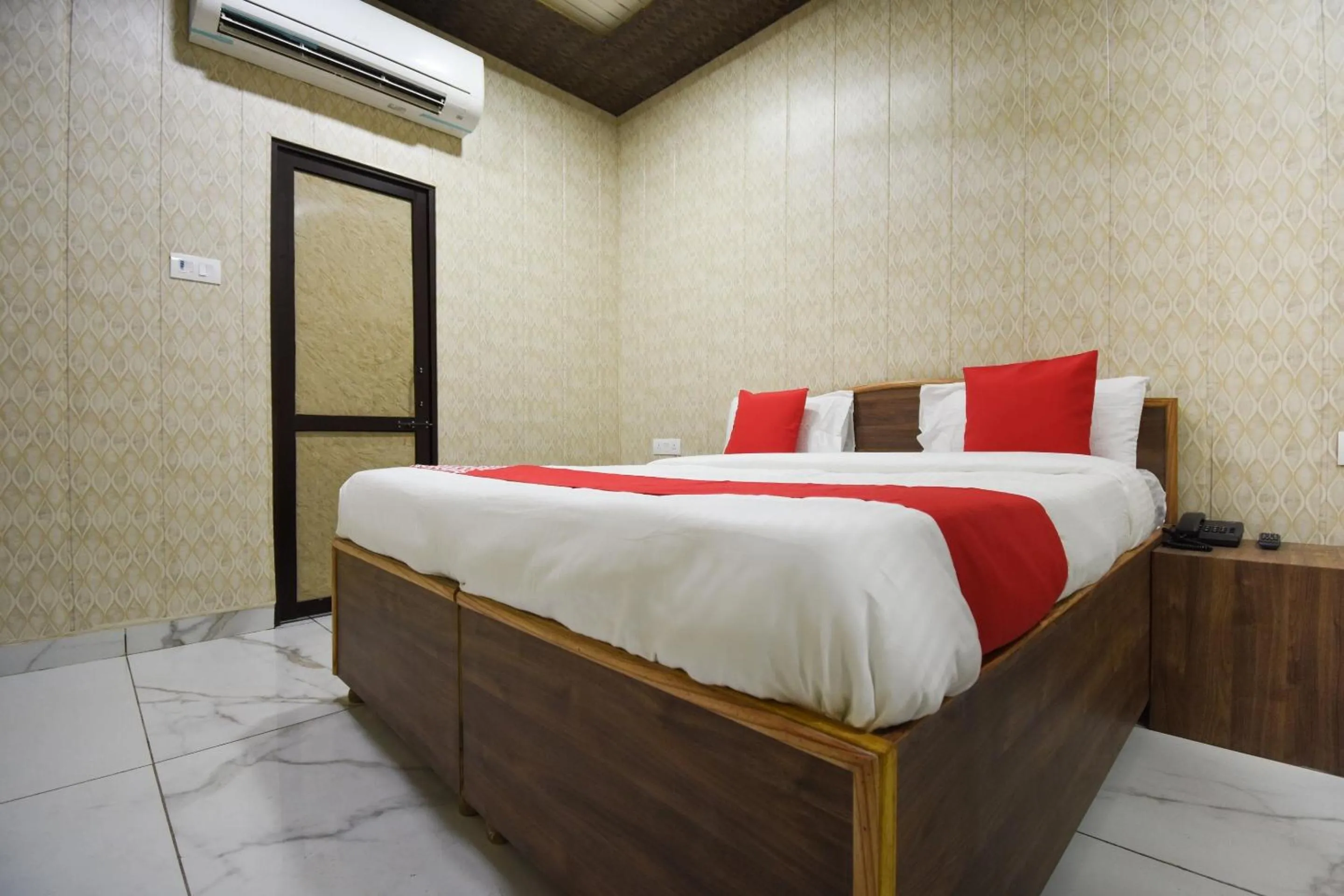 Bedroom, Bed in Hotel O New Delhi