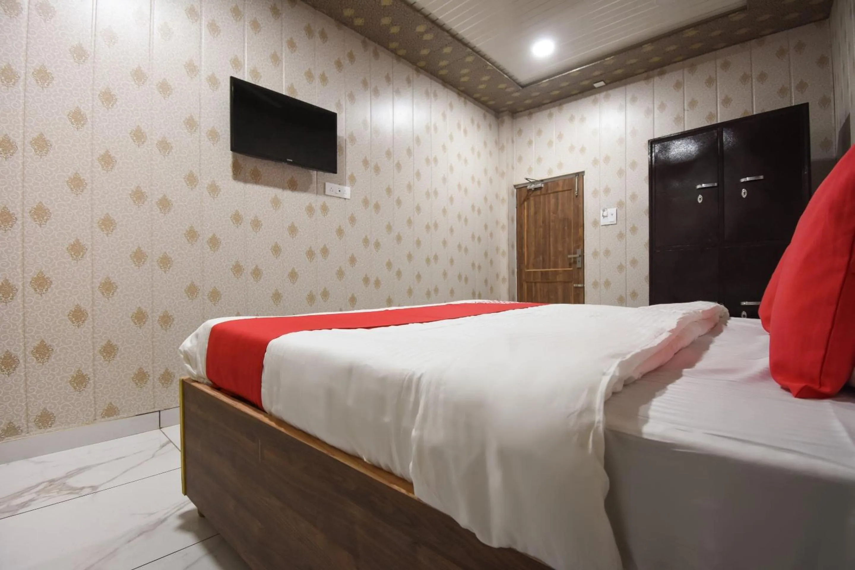 Bedroom, Bed in Hotel O New Delhi