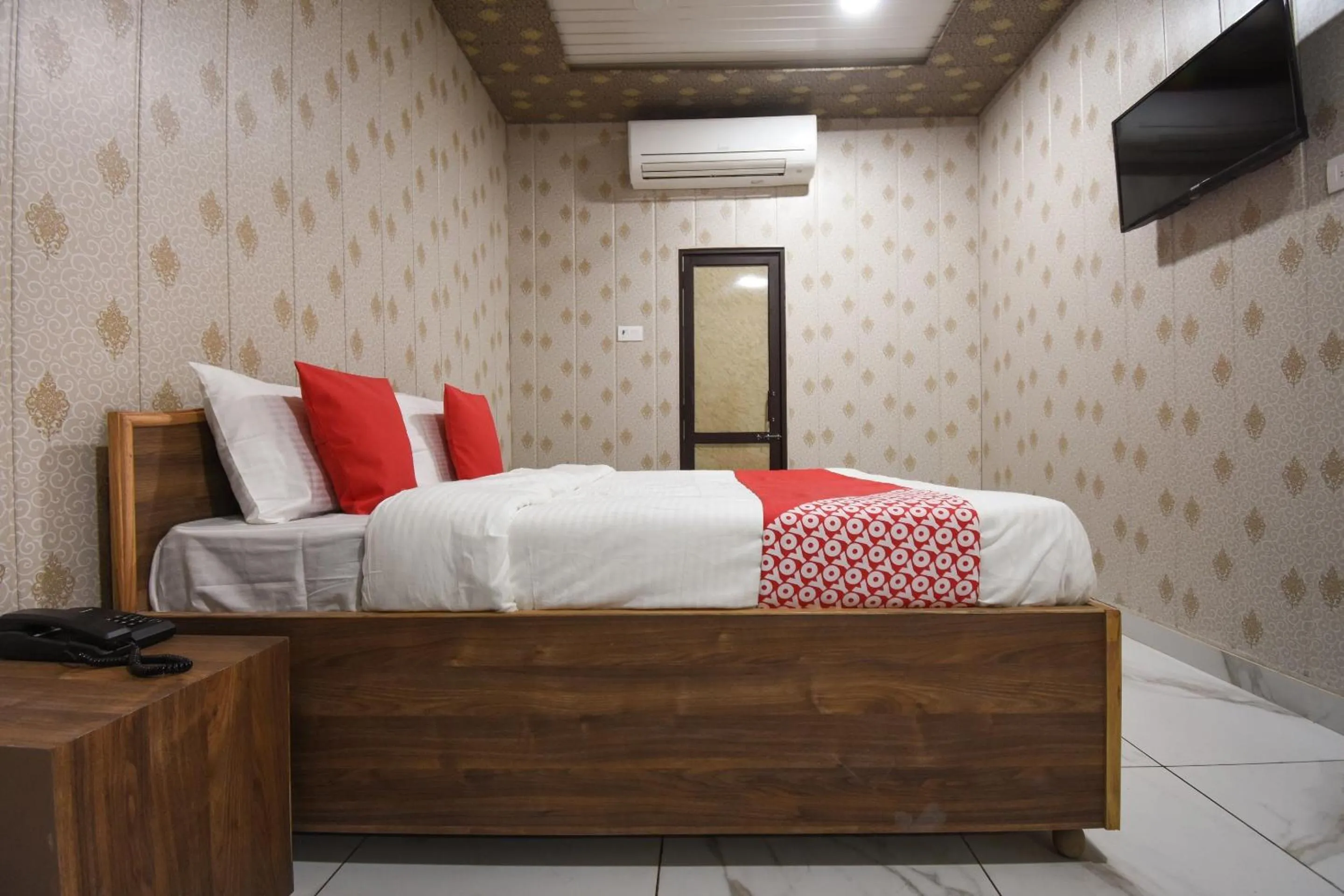 Bedroom, Bed in Hotel O New Delhi