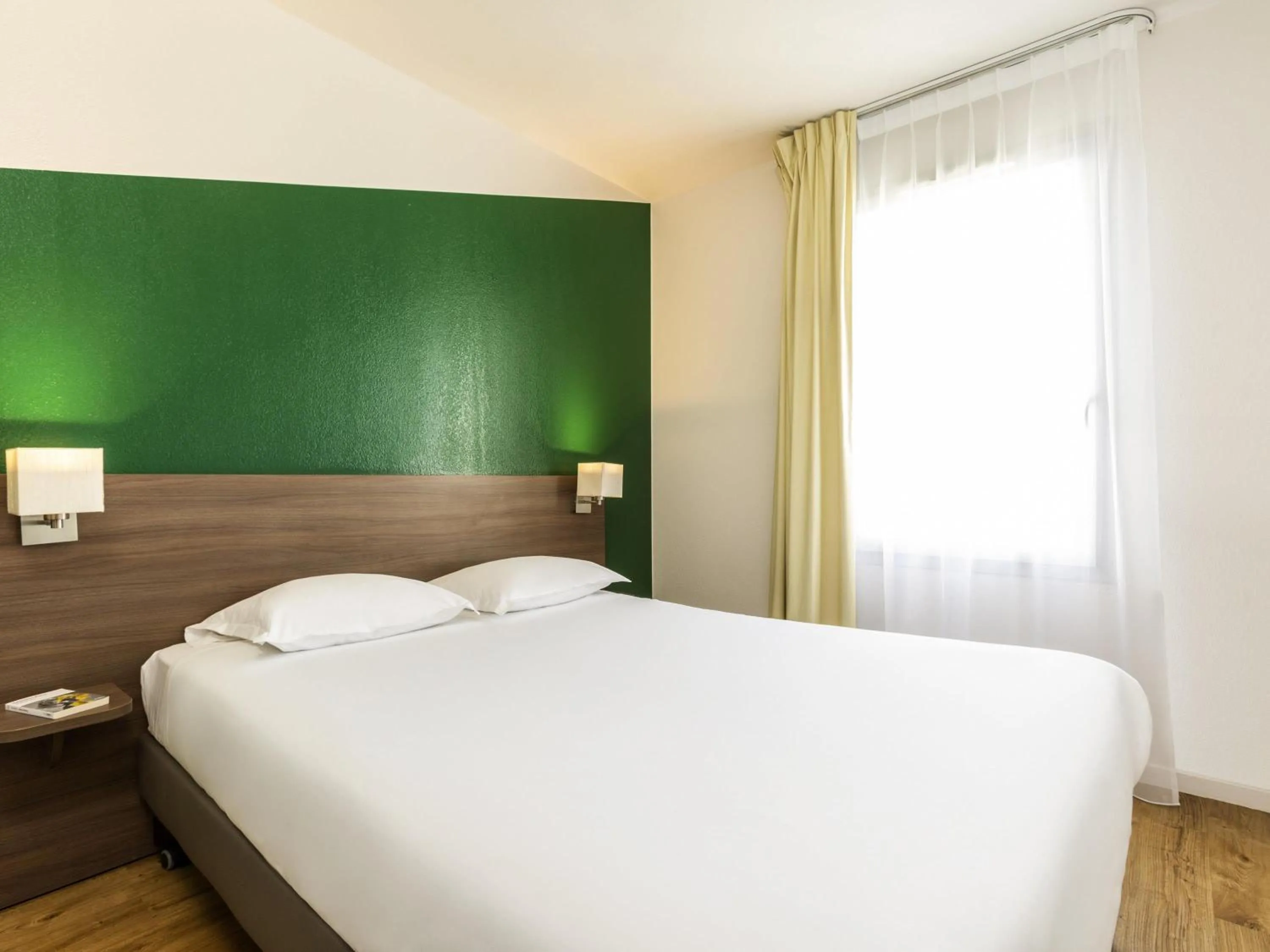 Bedroom, Bed in Aparthotel Adagio Access Carrières Sous Poissy