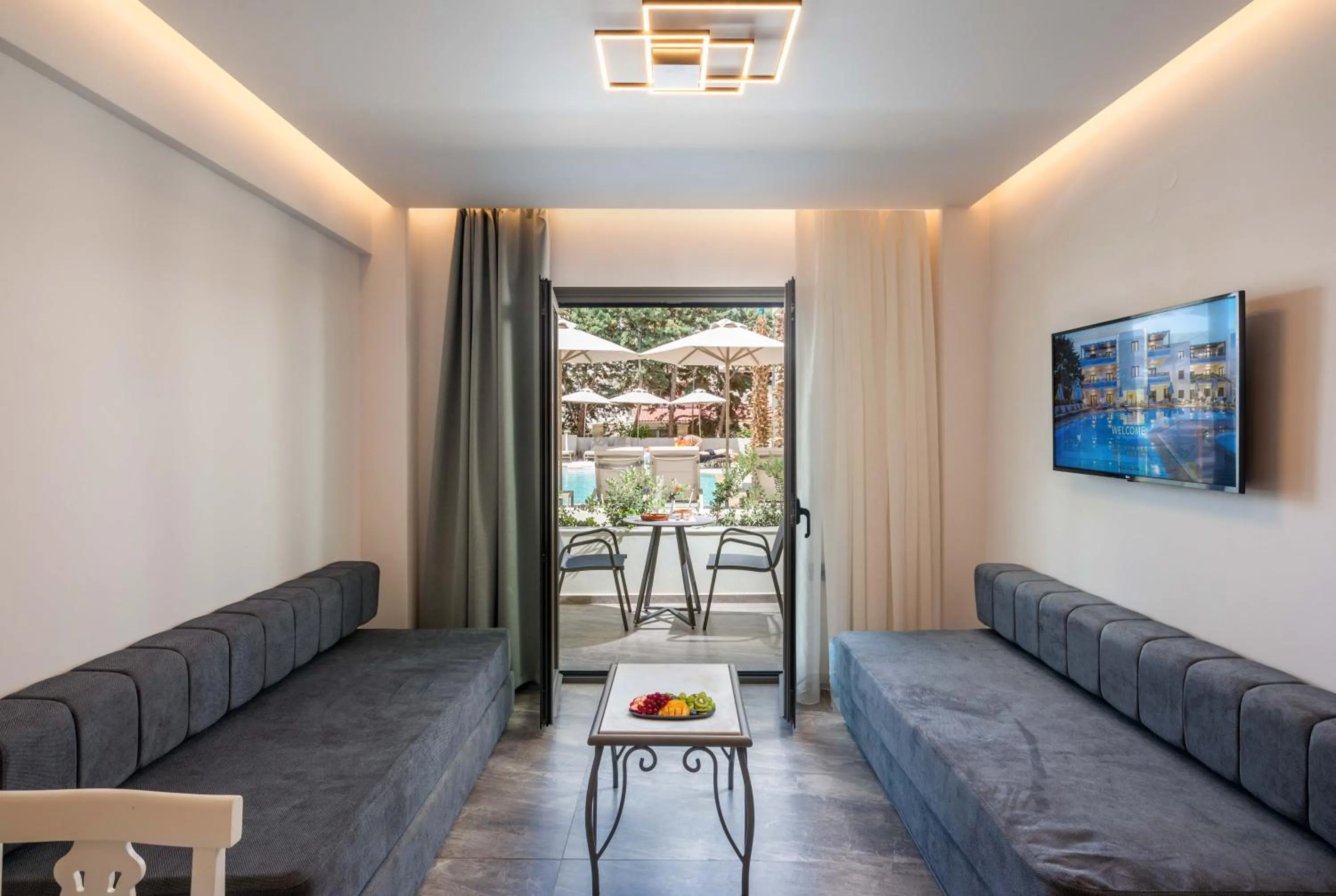 TV and multimedia in Summer Dream