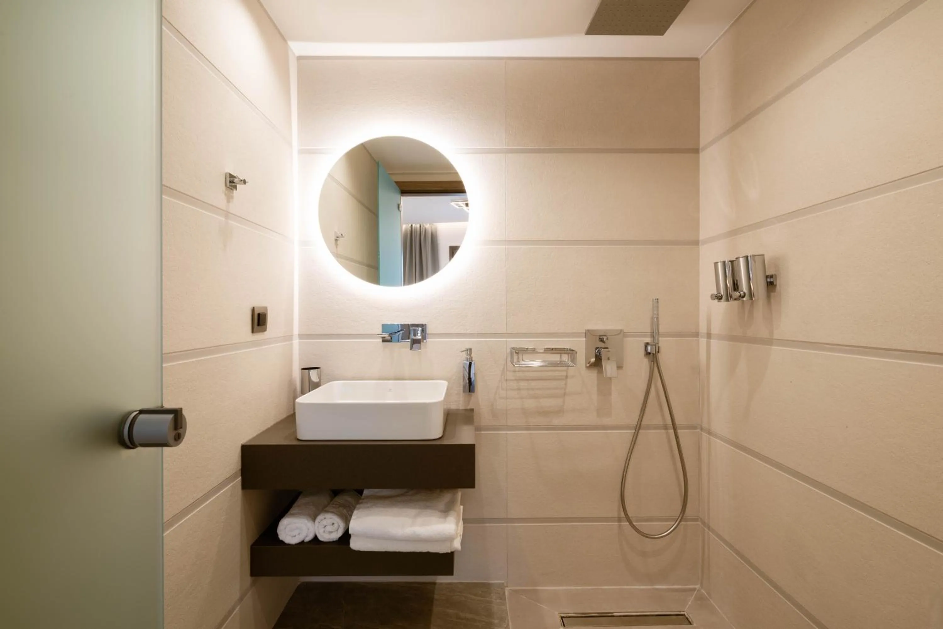 Bathroom in Summer Dream