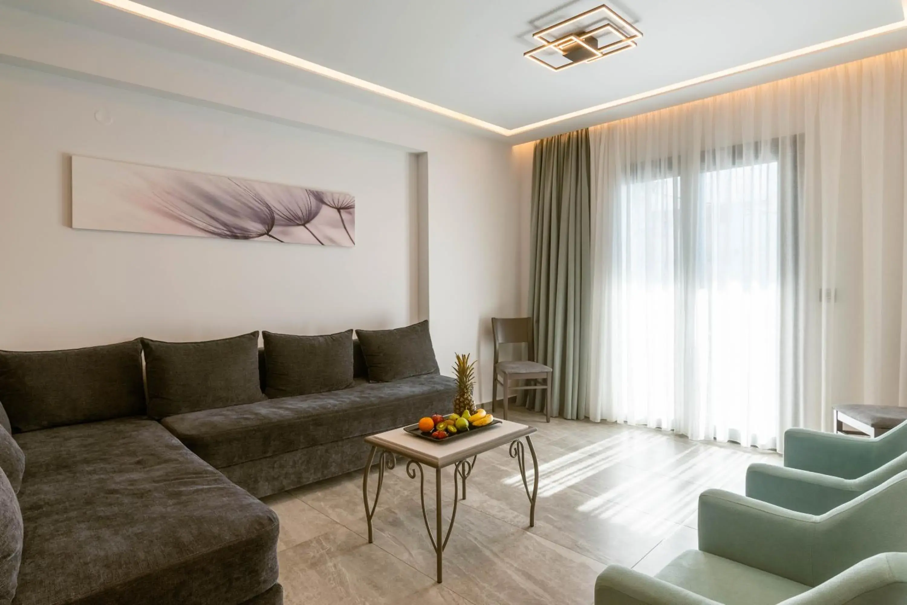 Executive Family Apartment with Jetted Tub in Summer Dream Executive Family Apartment with Jetted Tub in Summer Dream