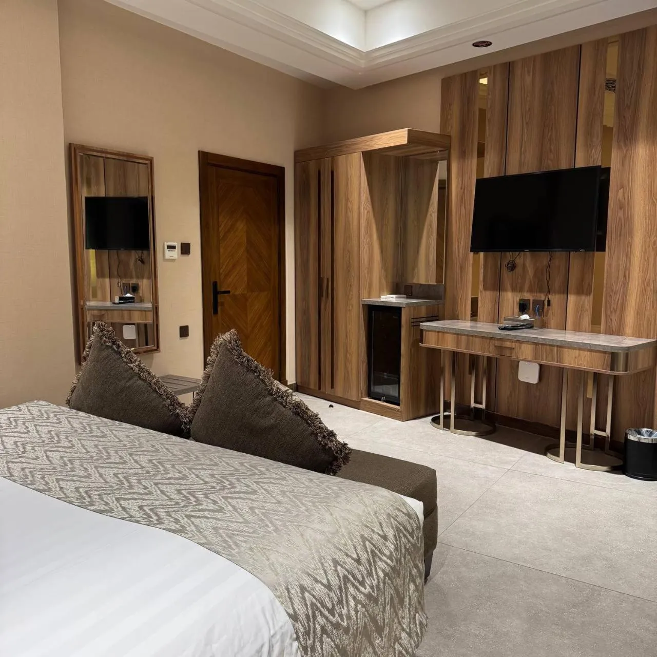 Bed in Midan Hotel & Suites Al Aziziya