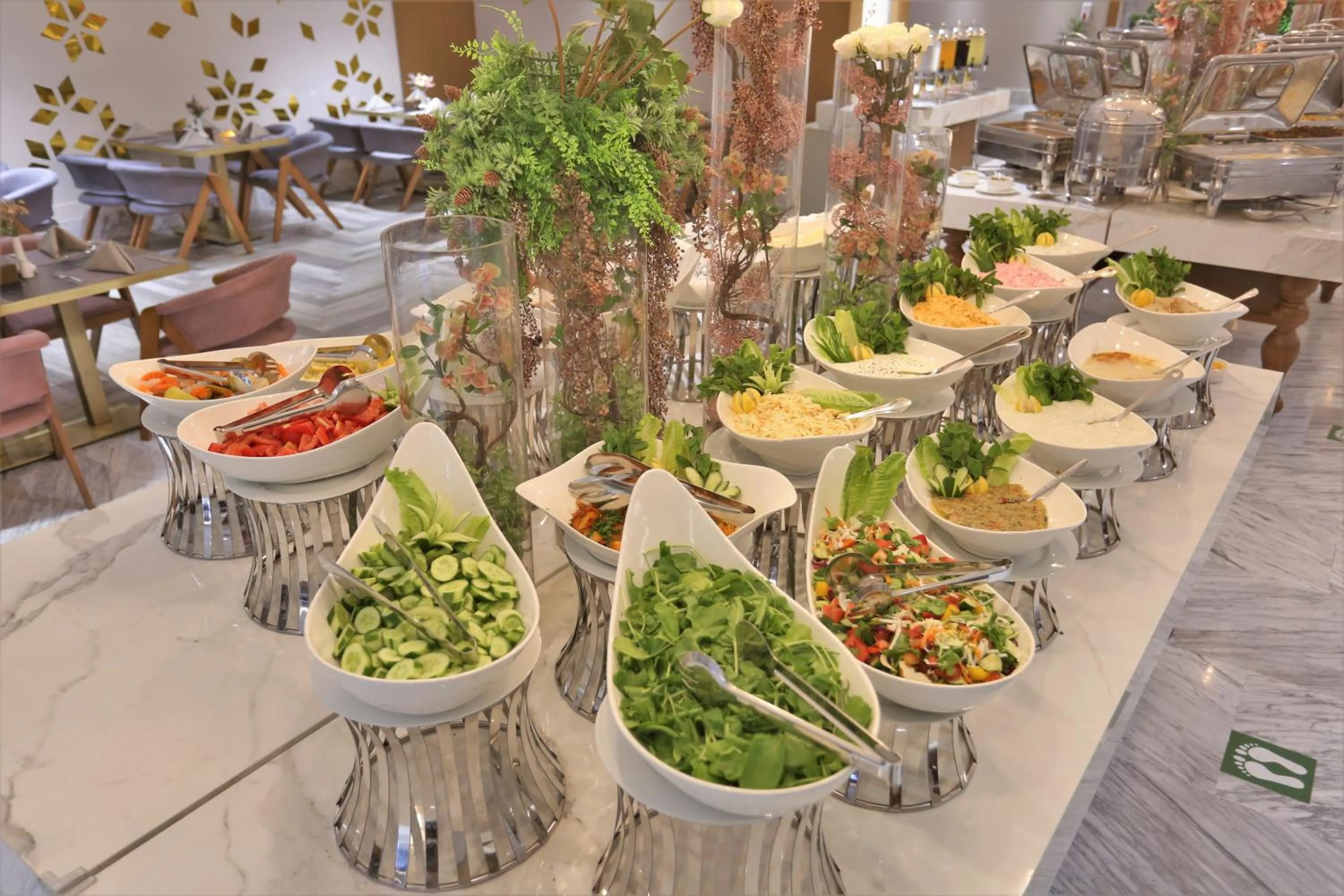 Restaurant/places to eat in Midan Hotel & Suites Al Aziziya