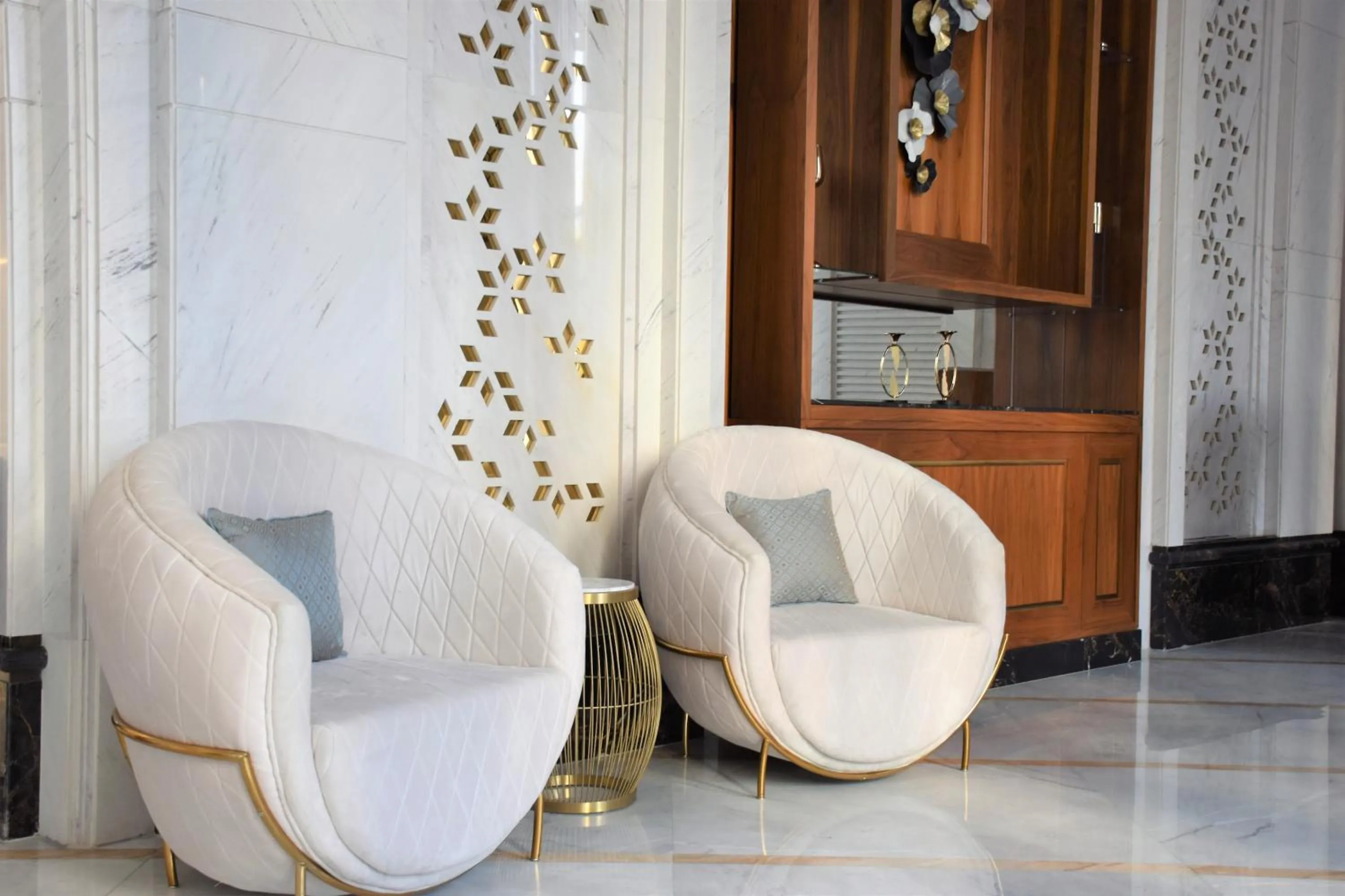 Seating area in Midan Hotel & Suites Al Aziziya