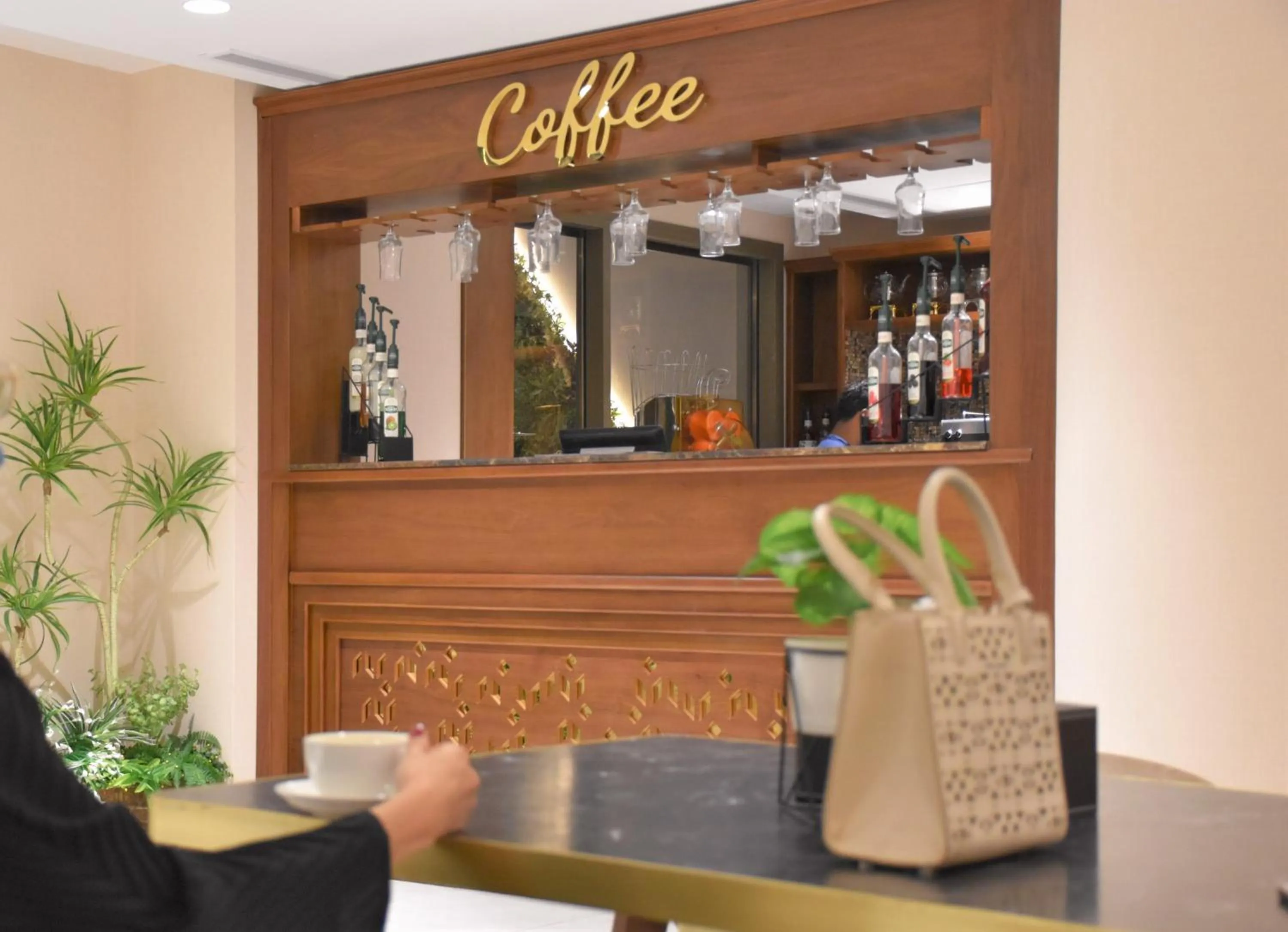 Coffee/tea facilities in Midan Hotel & Suites Al Aziziya