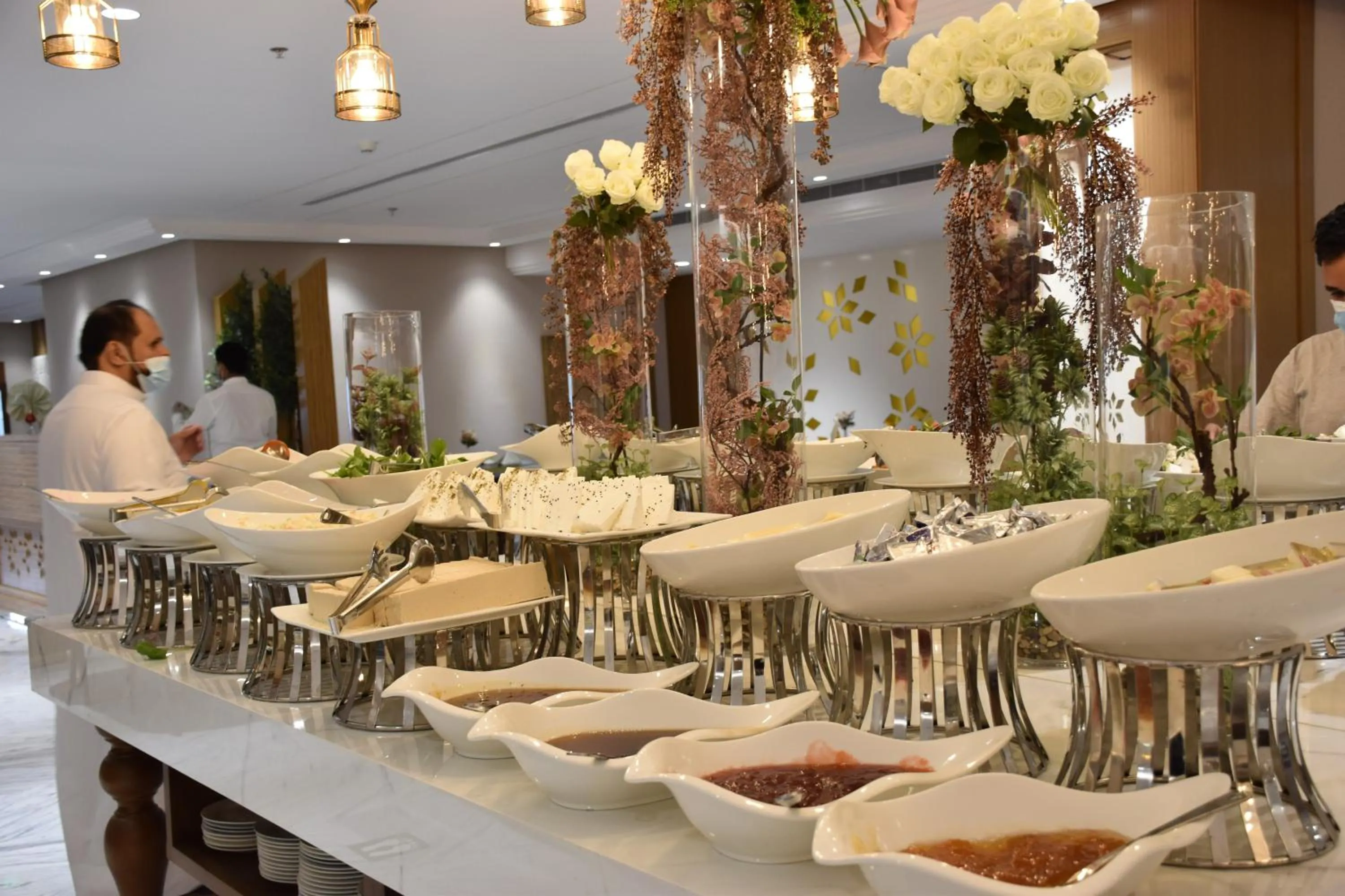 Restaurant/places to eat in Midan Hotel & Suites Al Aziziya