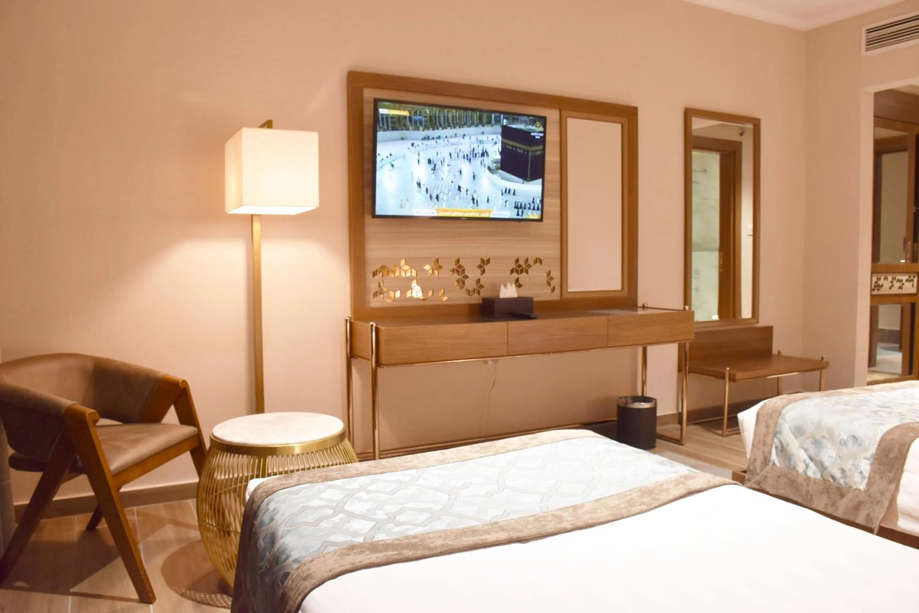 TV and multimedia, Bed in Midan Hotel & Suites Al Aziziya