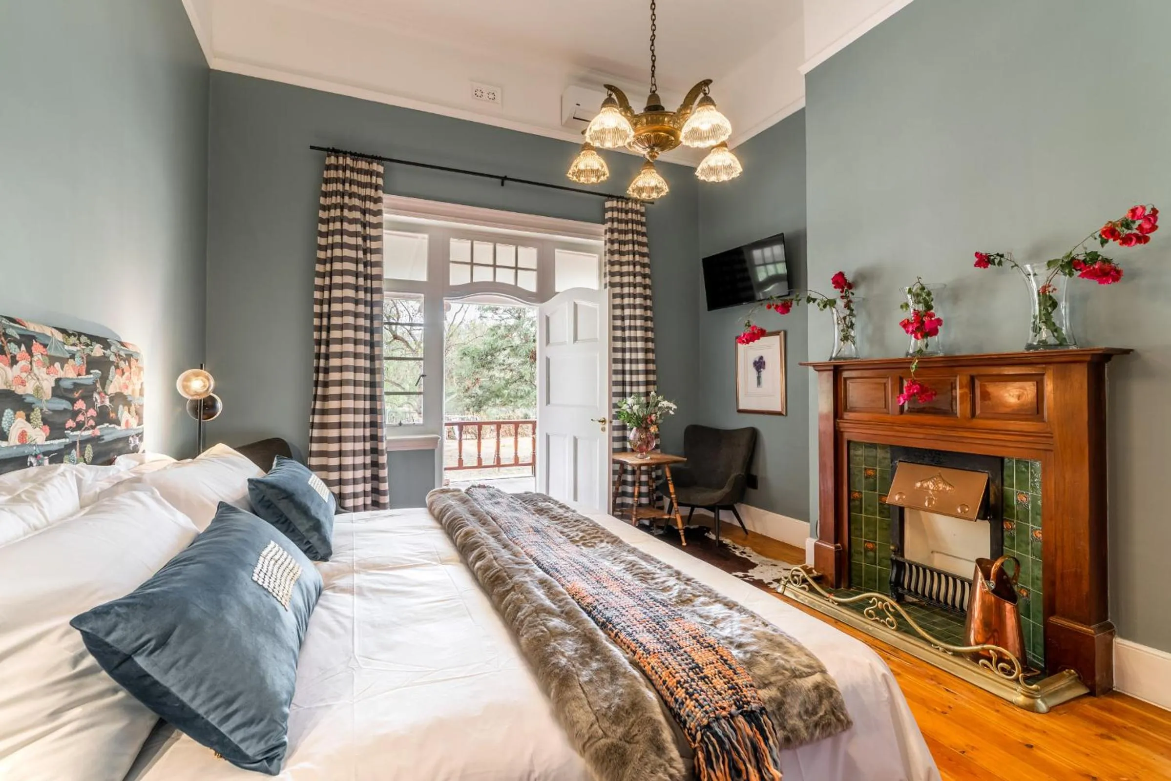 Bed in Welgeluk Feather Palace