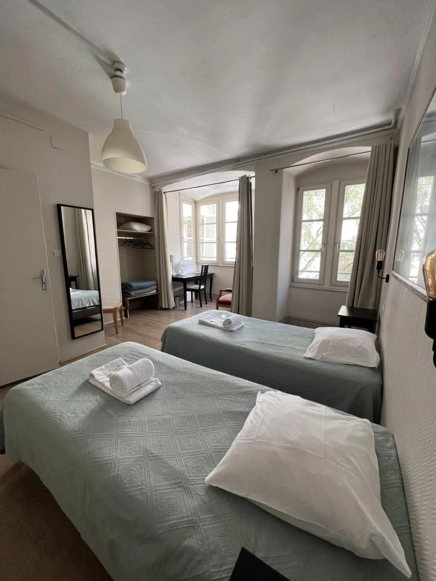 Bed in Hôtel Patricia - Strasbourg Hyper Centre