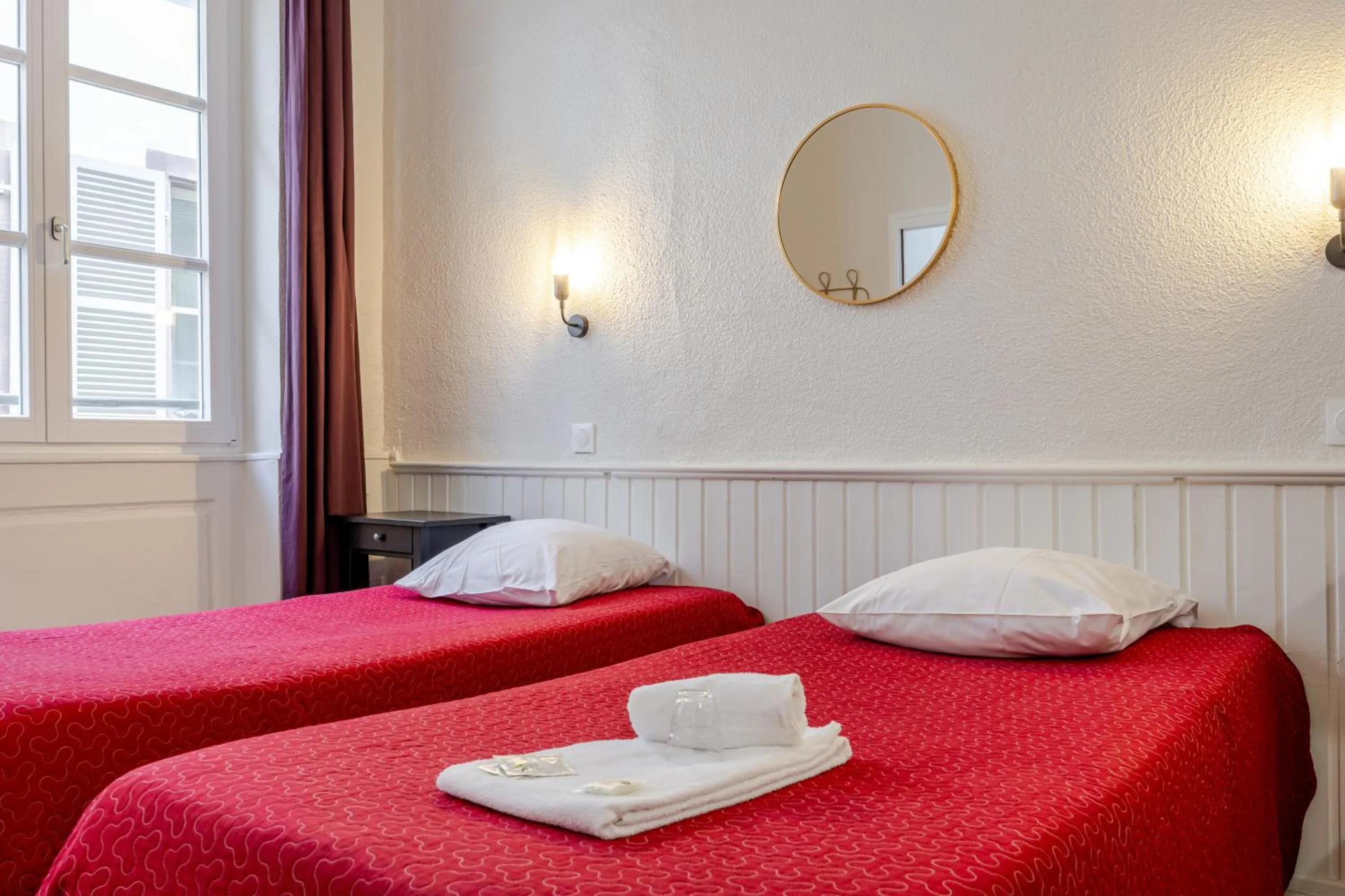 Bed in Hôtel Patricia - Strasbourg Hyper Centre