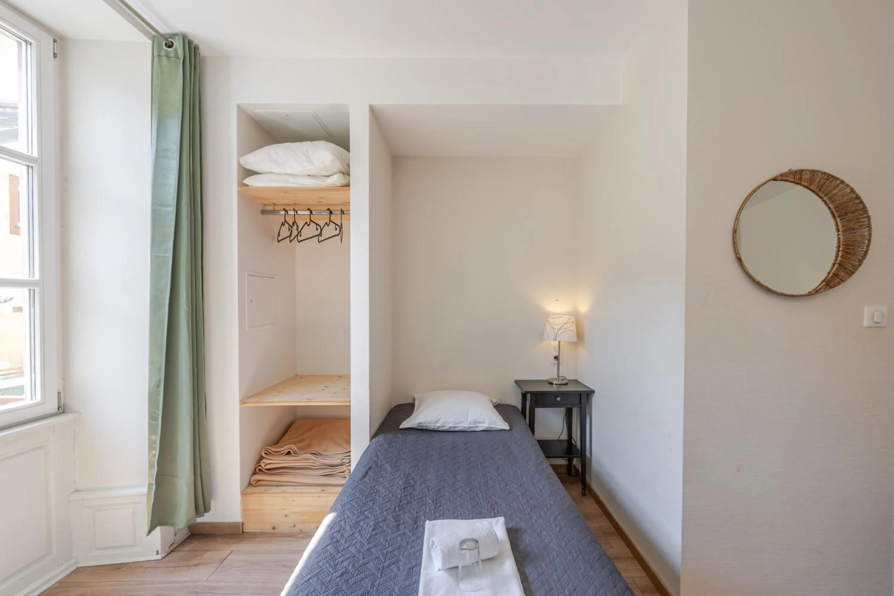 Bed in Hôtel Patricia - Strasbourg Hyper Centre