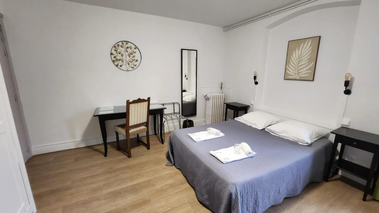 Bed in Hôtel Patricia - Strasbourg Hyper Centre