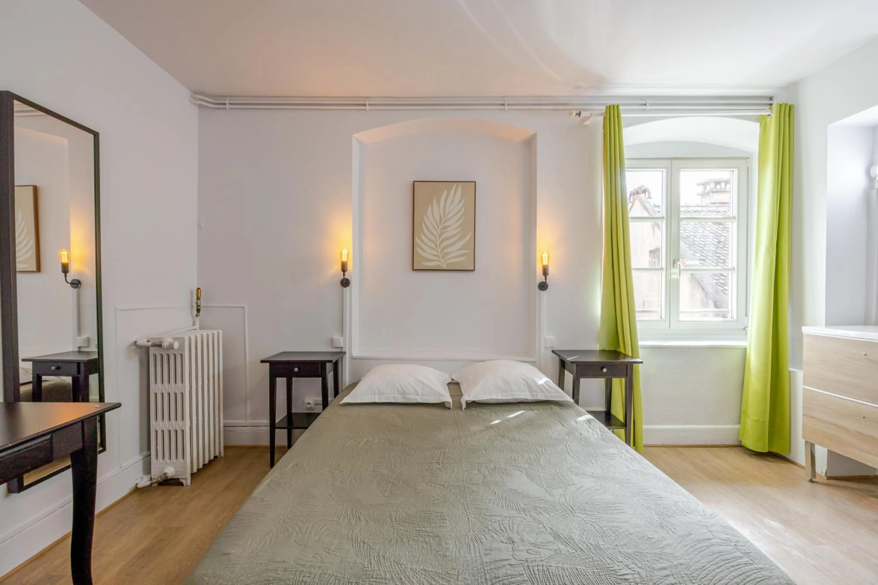 Bed in Hôtel Patricia - Strasbourg Hyper Centre