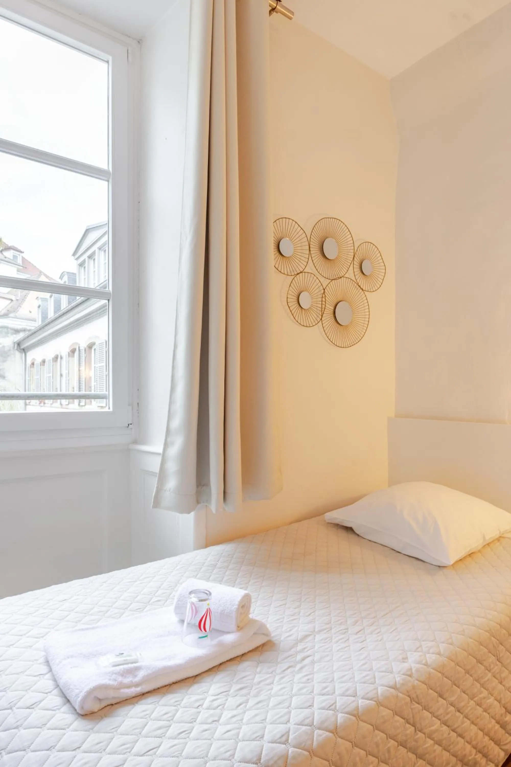 Bed in Hôtel Patricia - Strasbourg Hyper Centre