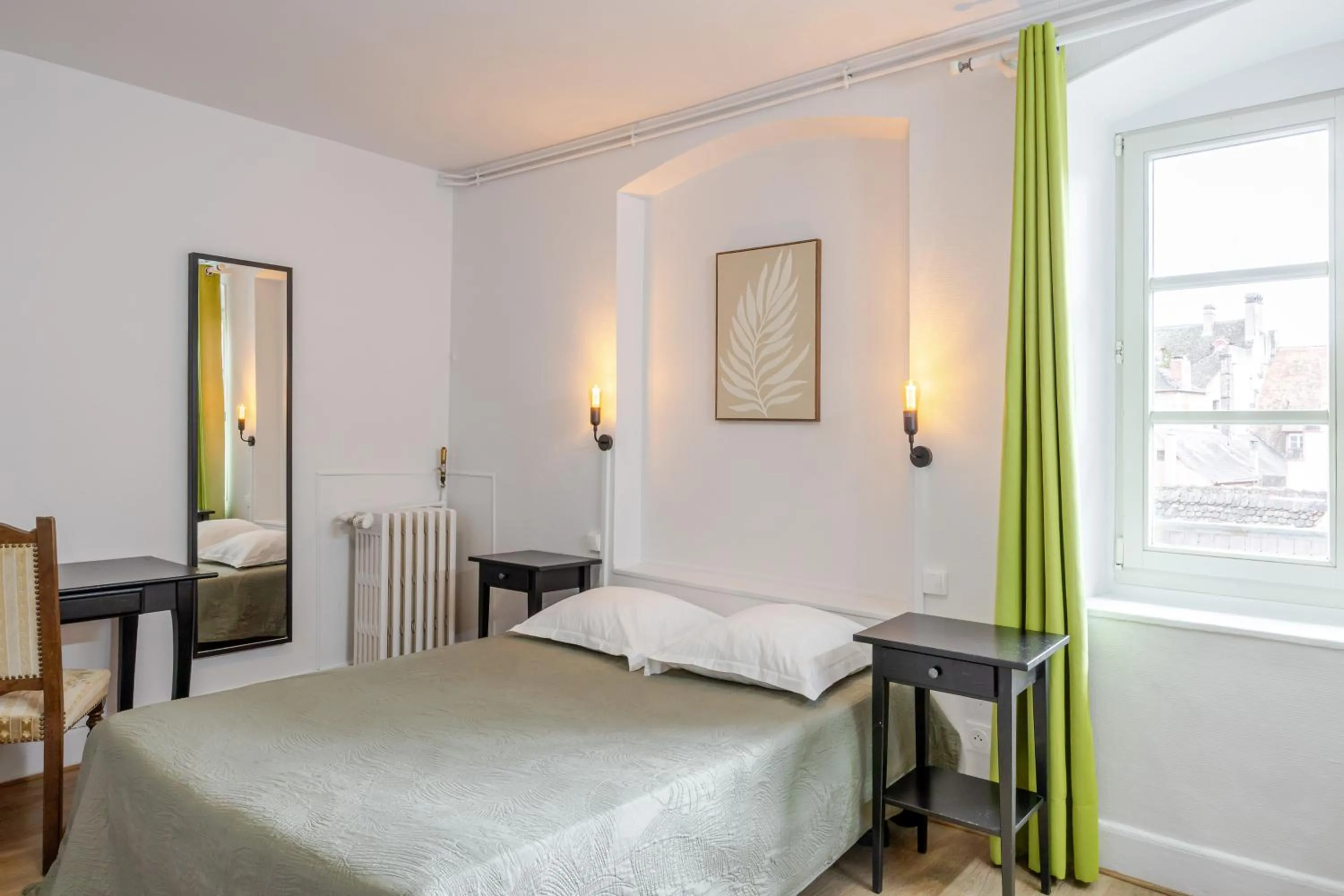 Bed in Hôtel Patricia - Strasbourg Hyper Centre