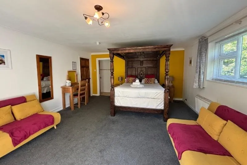 Bedroom, Bed in Driftwood Spars