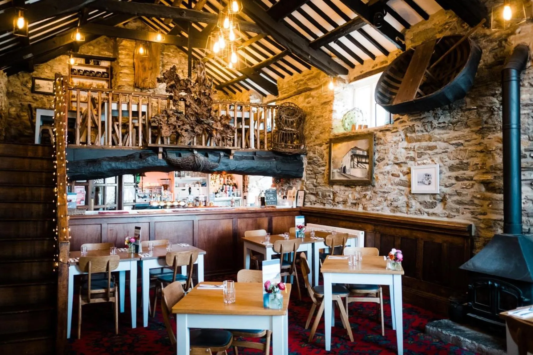 Lounge or bar in Driftwood Spars