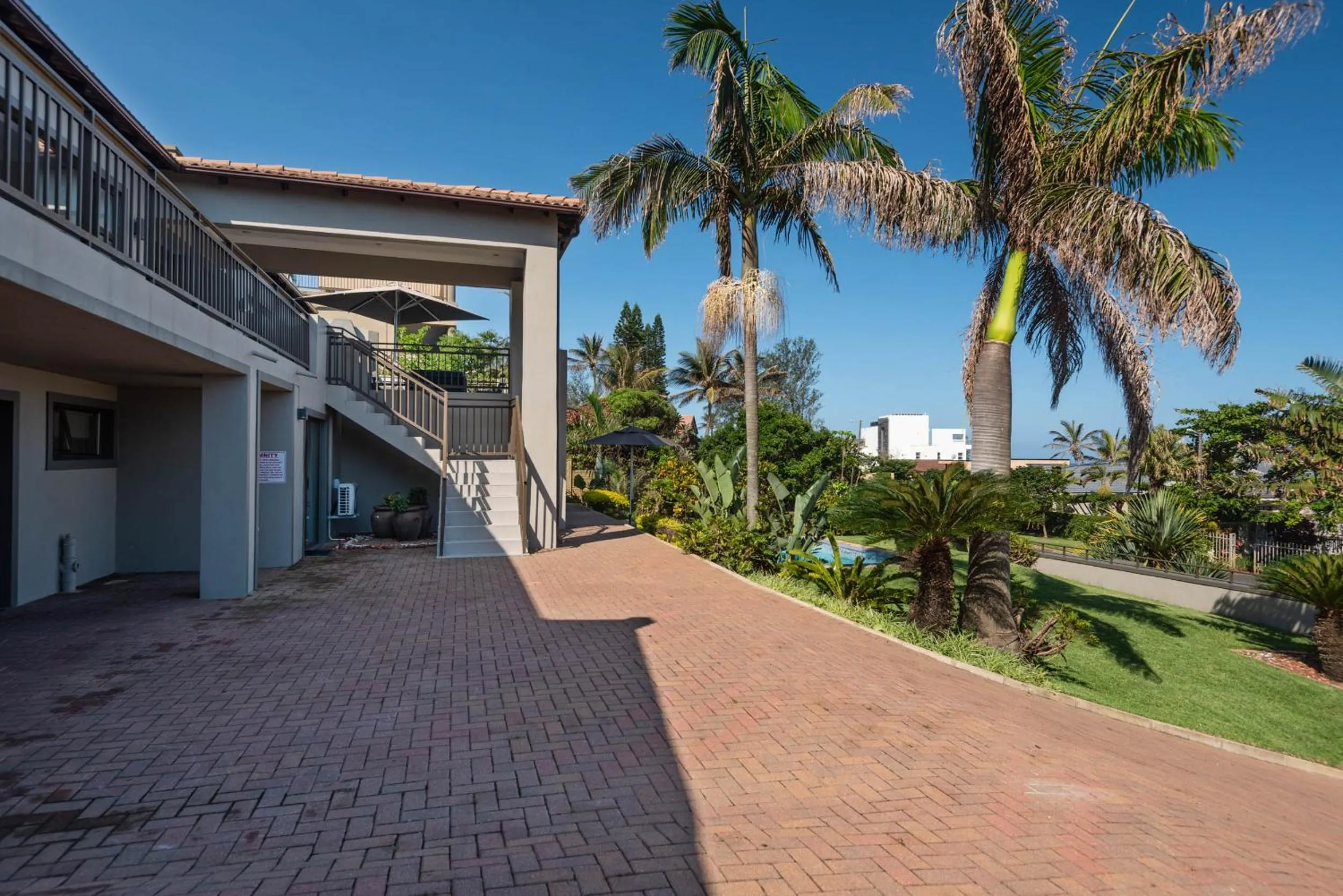 Shangri-La 6 Bedroom Ballito Beachfront KBW1