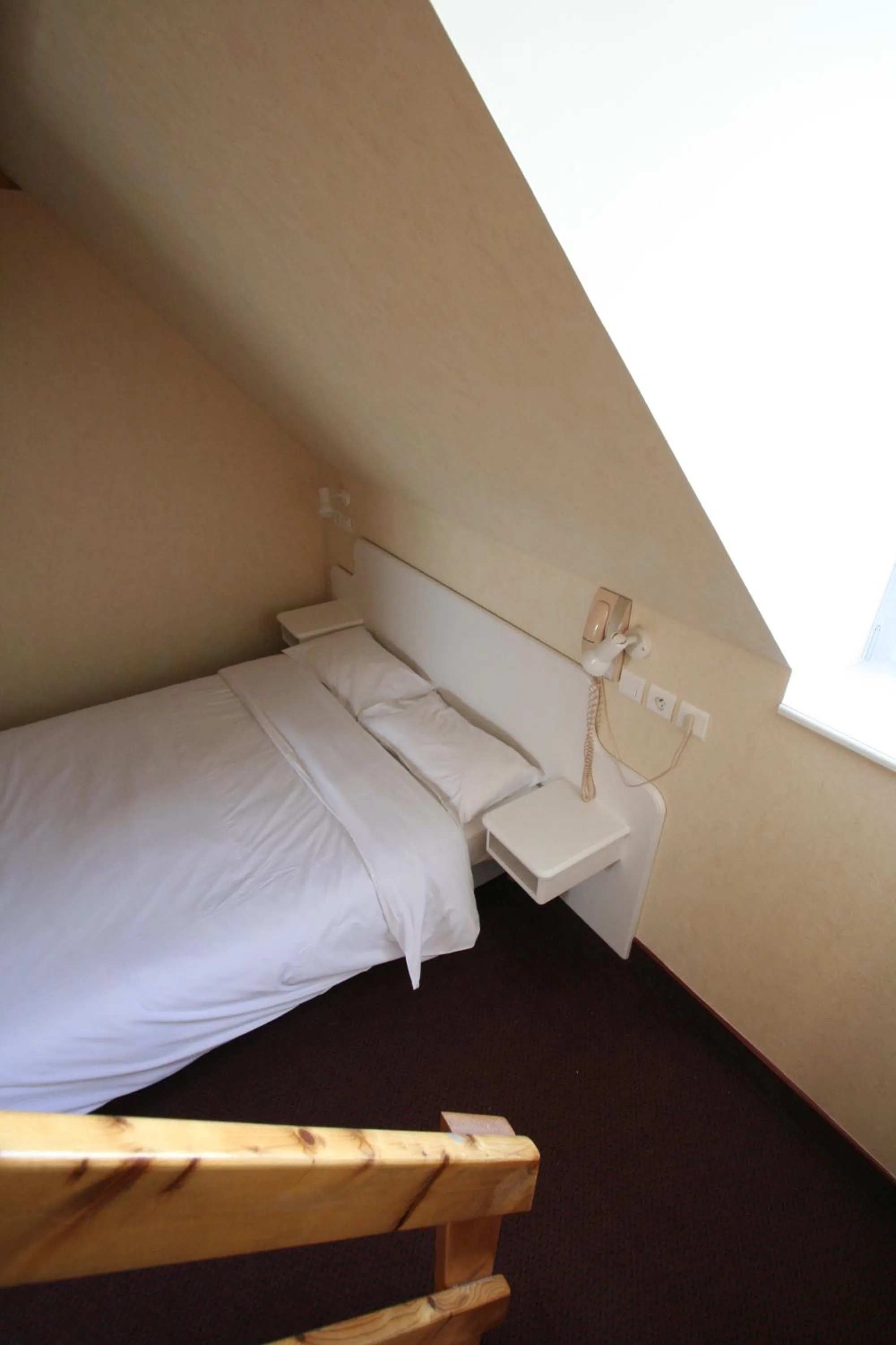 Bedroom, Bed in Hotel De France