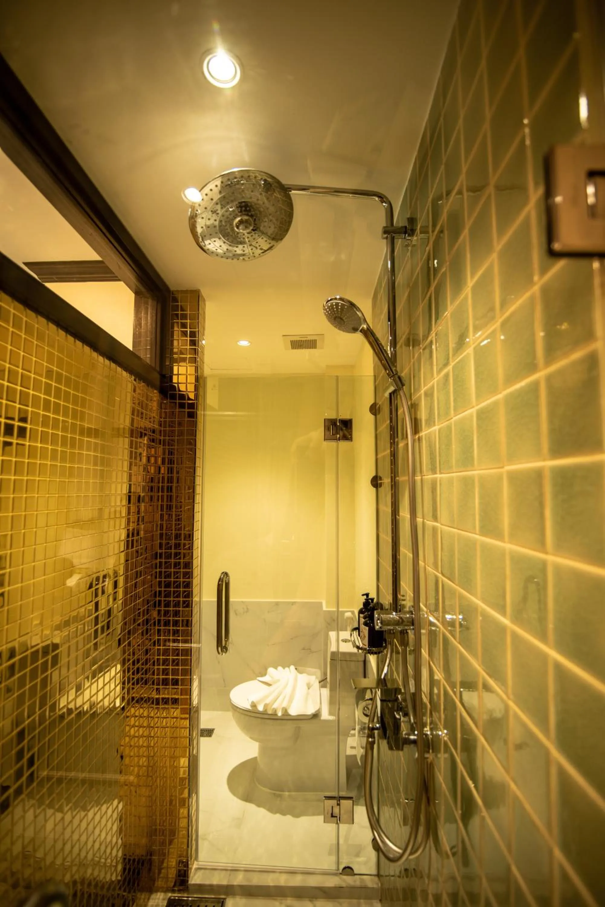 Bathroom in Nanta Glam CM Hotel & Residences