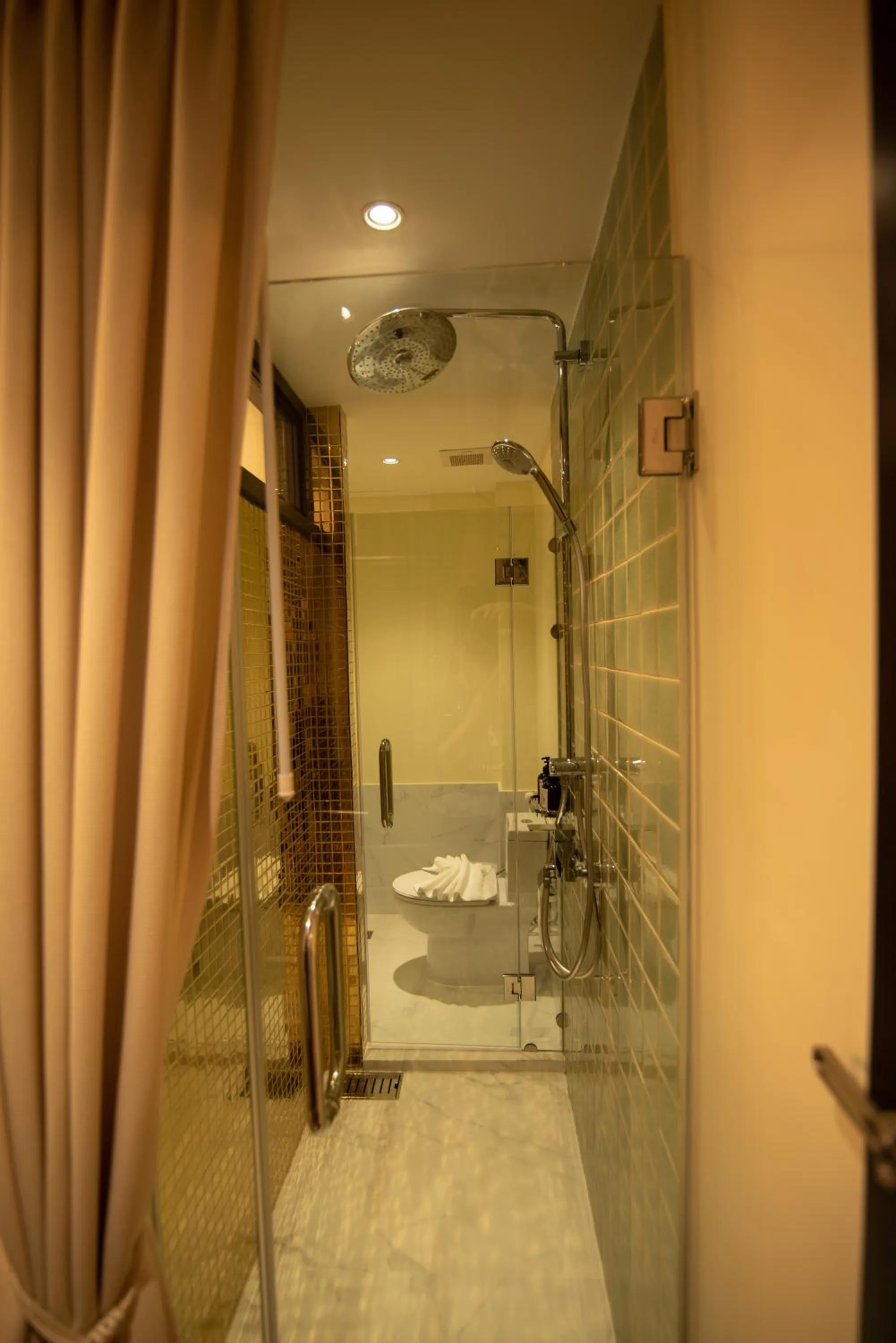 Shower in Nanta Glam CM Hotel & Residences