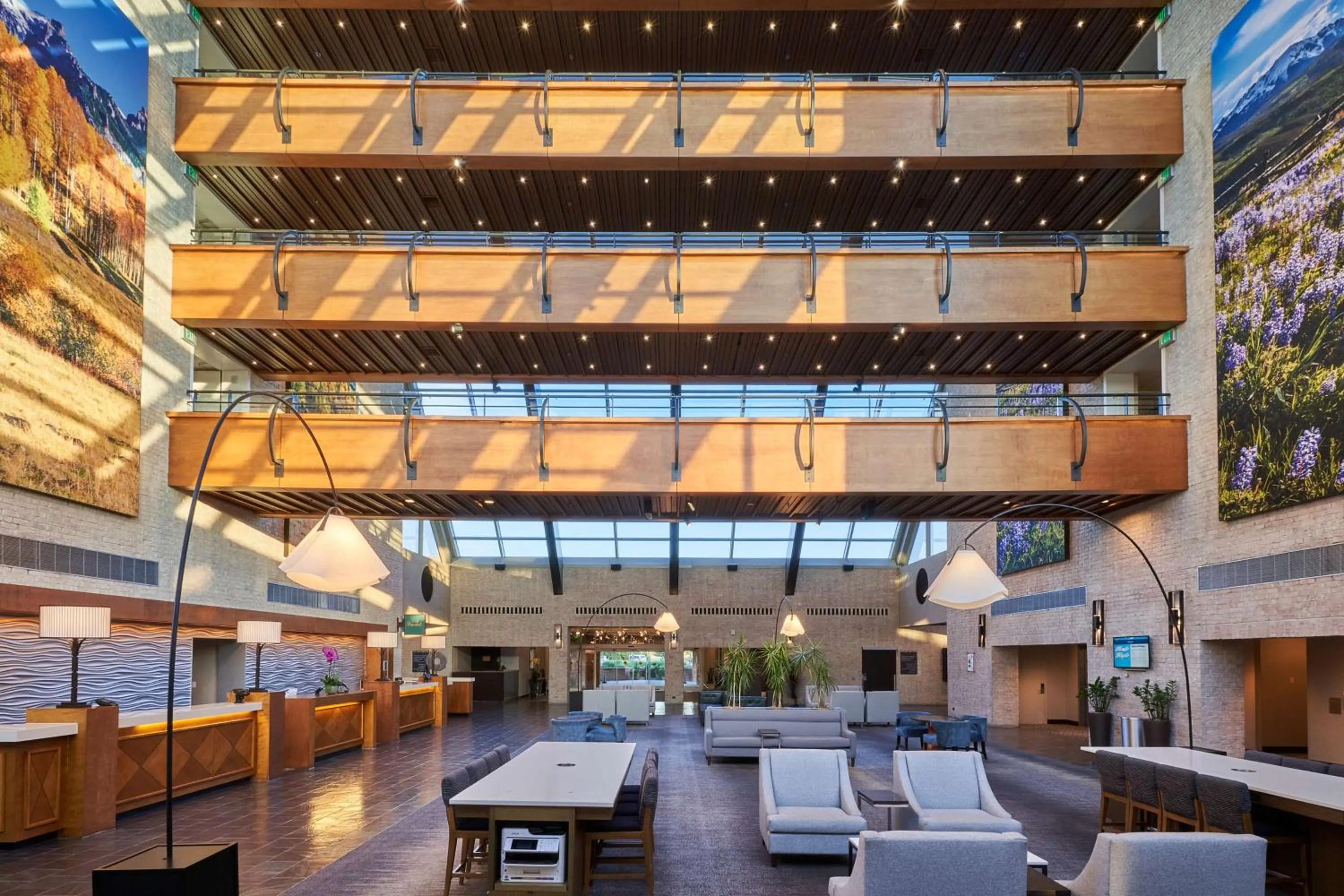 Lobby or reception in The Inverness Denver, a Hilton Golf & Spa Resort