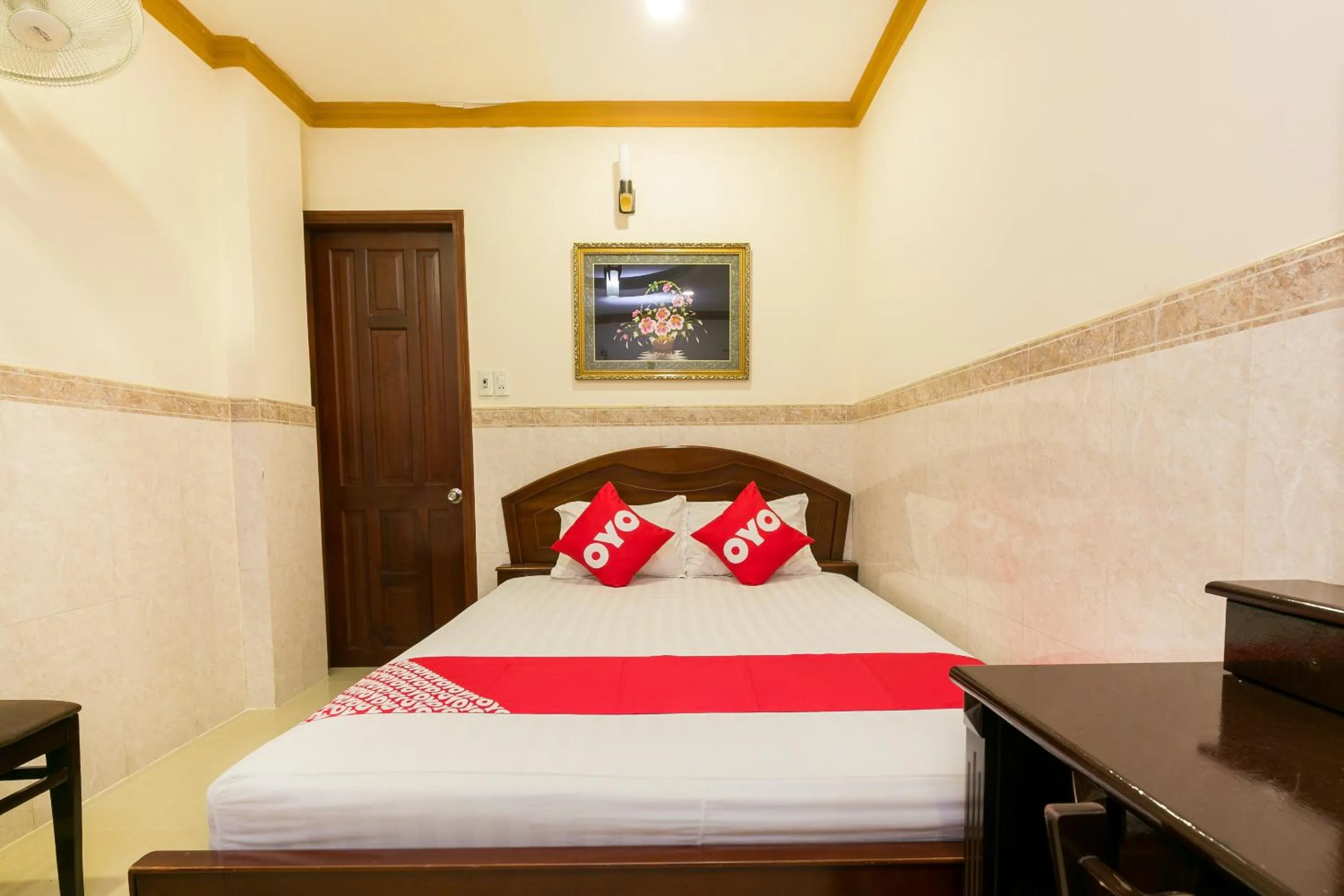 Bedroom, Bed in NGAN HA Hotel