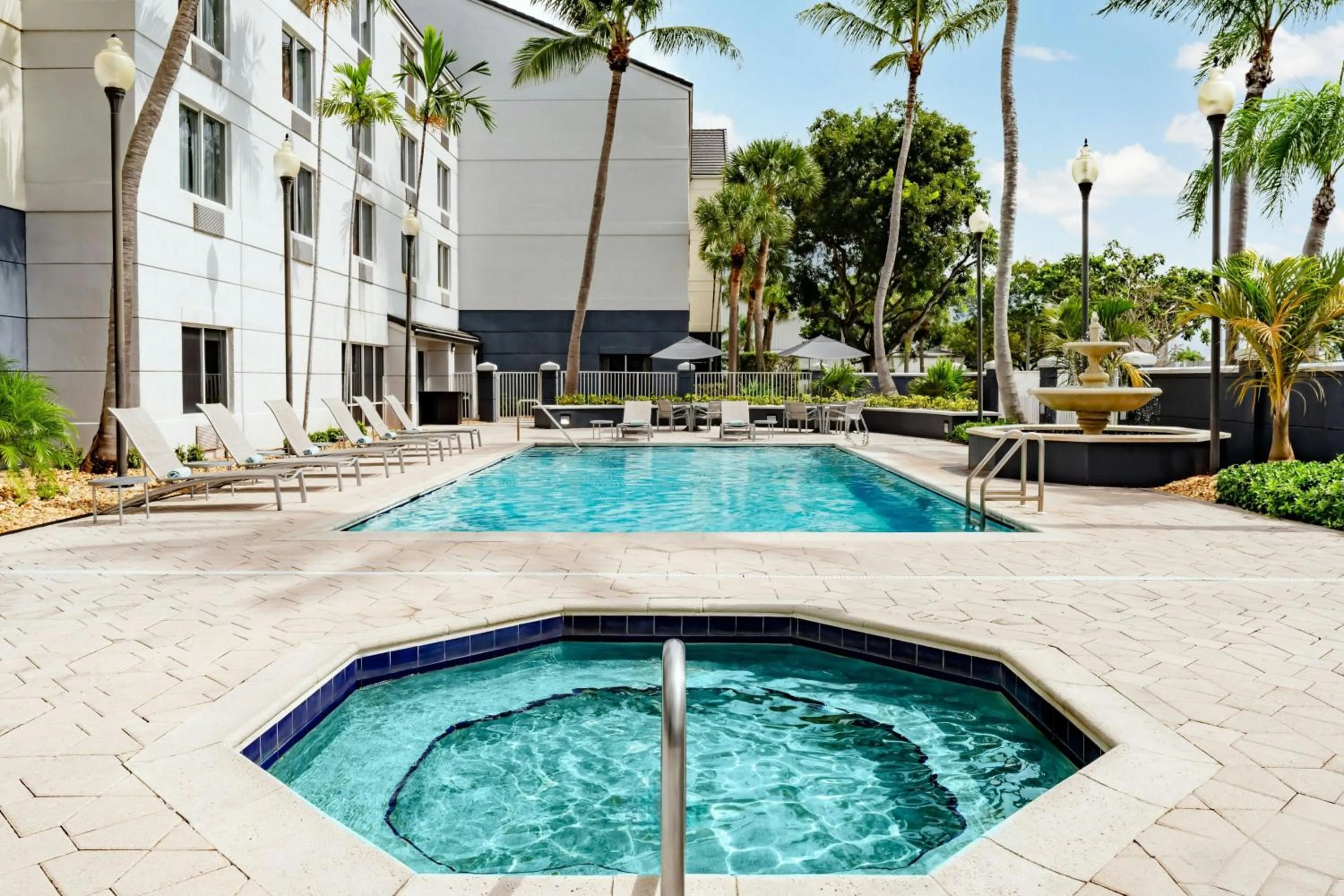 Fitness centre/facilities in Fairfield Inn & Suites Boca Raton