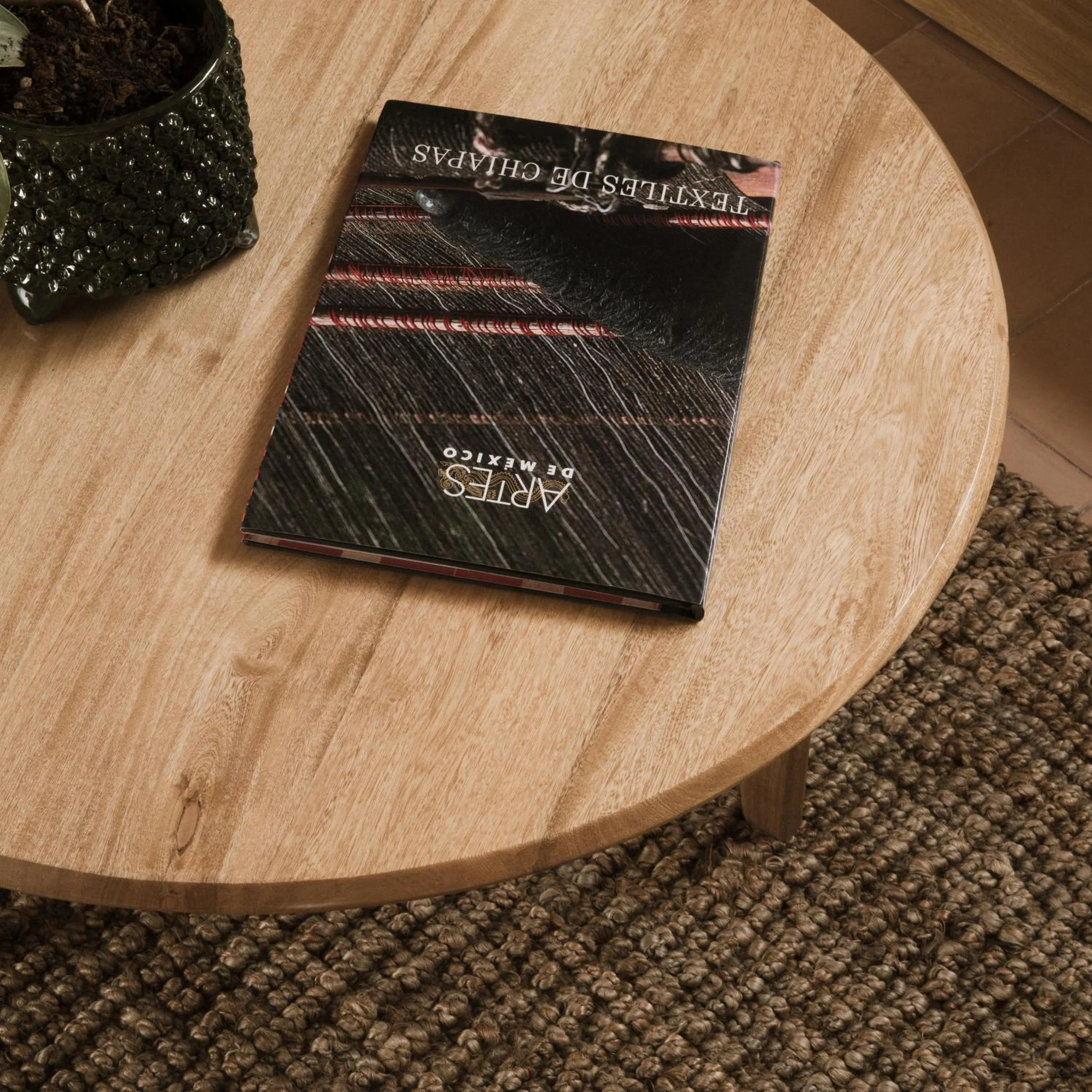 Living room in Casa Montore by Barrio Mexico