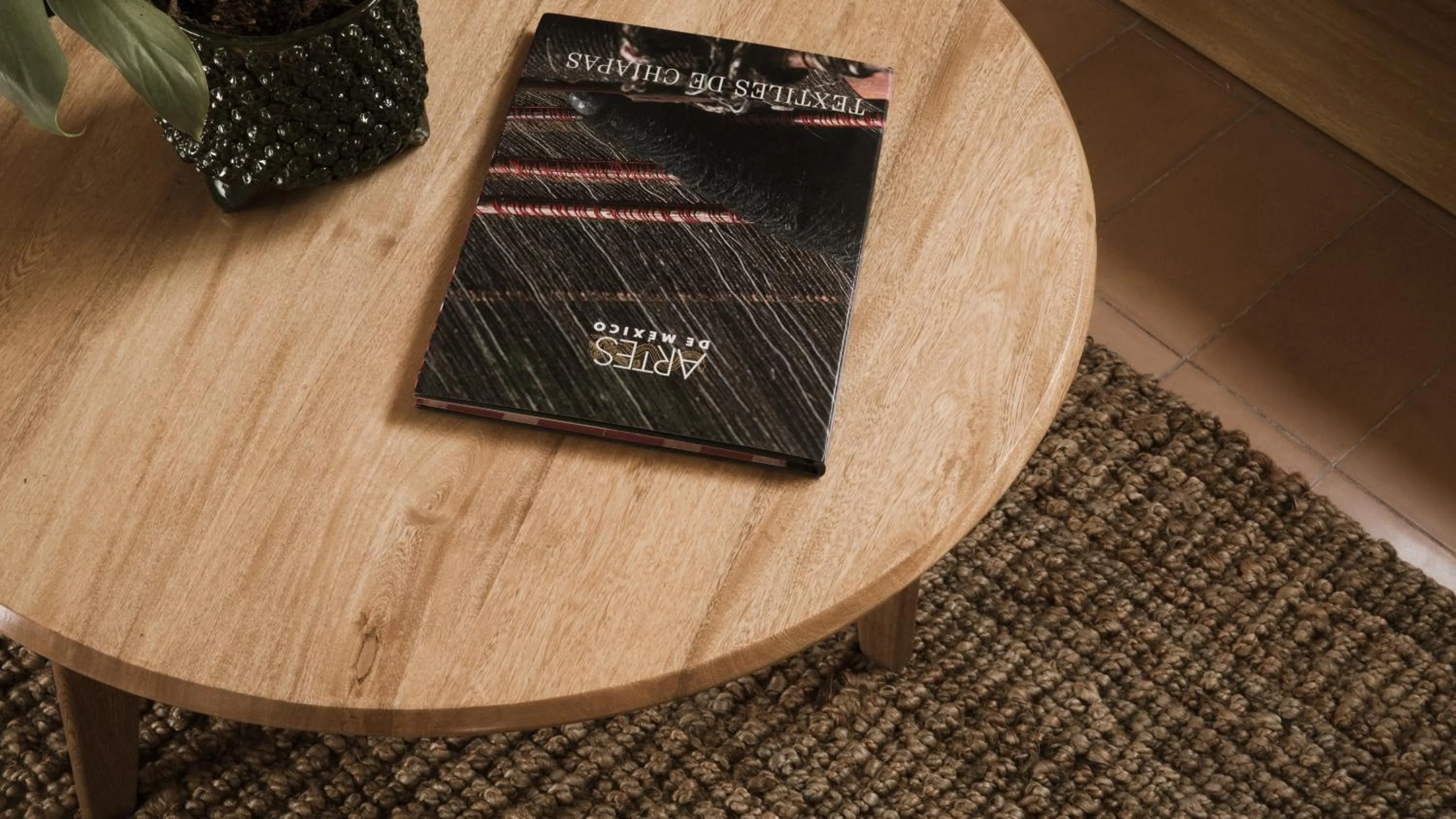 Living room in Casa Montore by Barrio Mexico