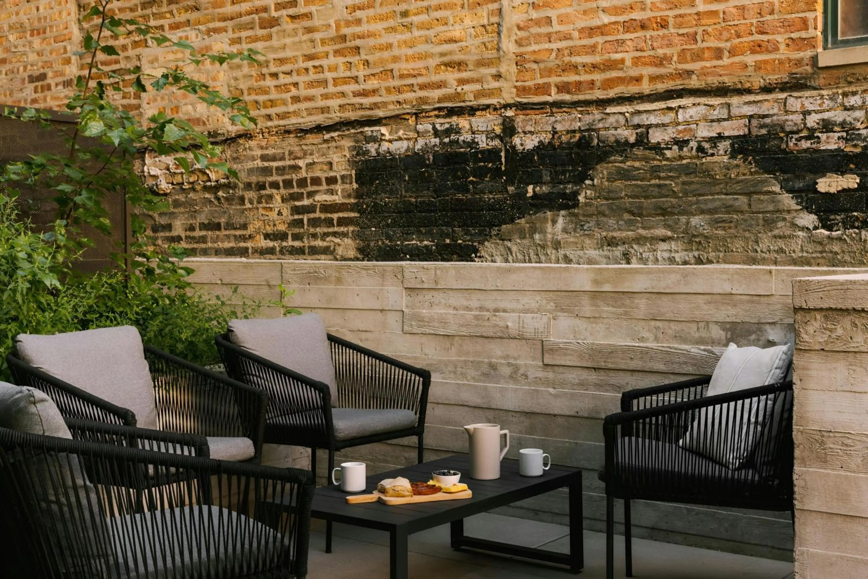 Photo of the whole room in Sonder by Marriott Bonvoy South Wabash Apartments South Loop