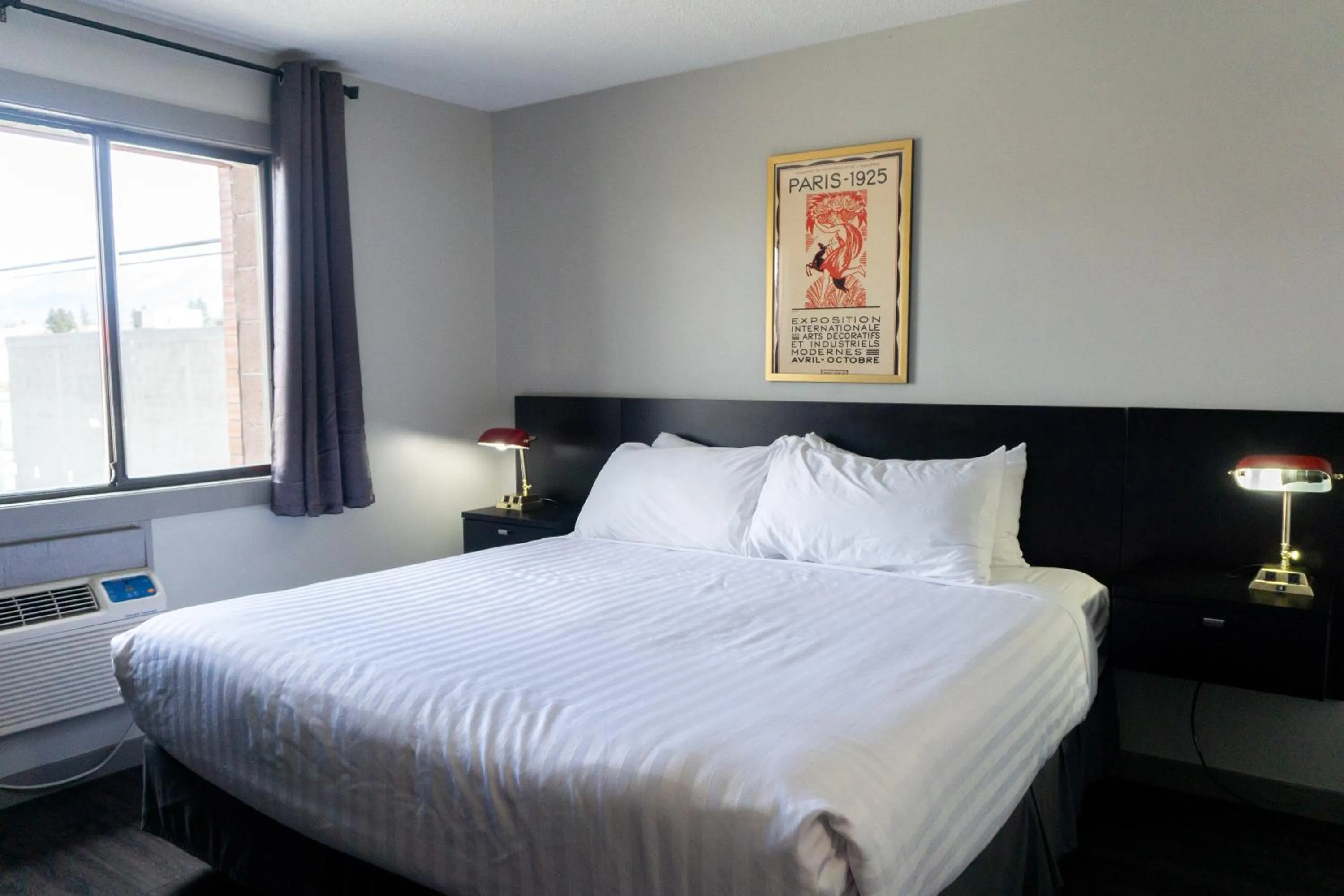 Bed in The Baker Hotel