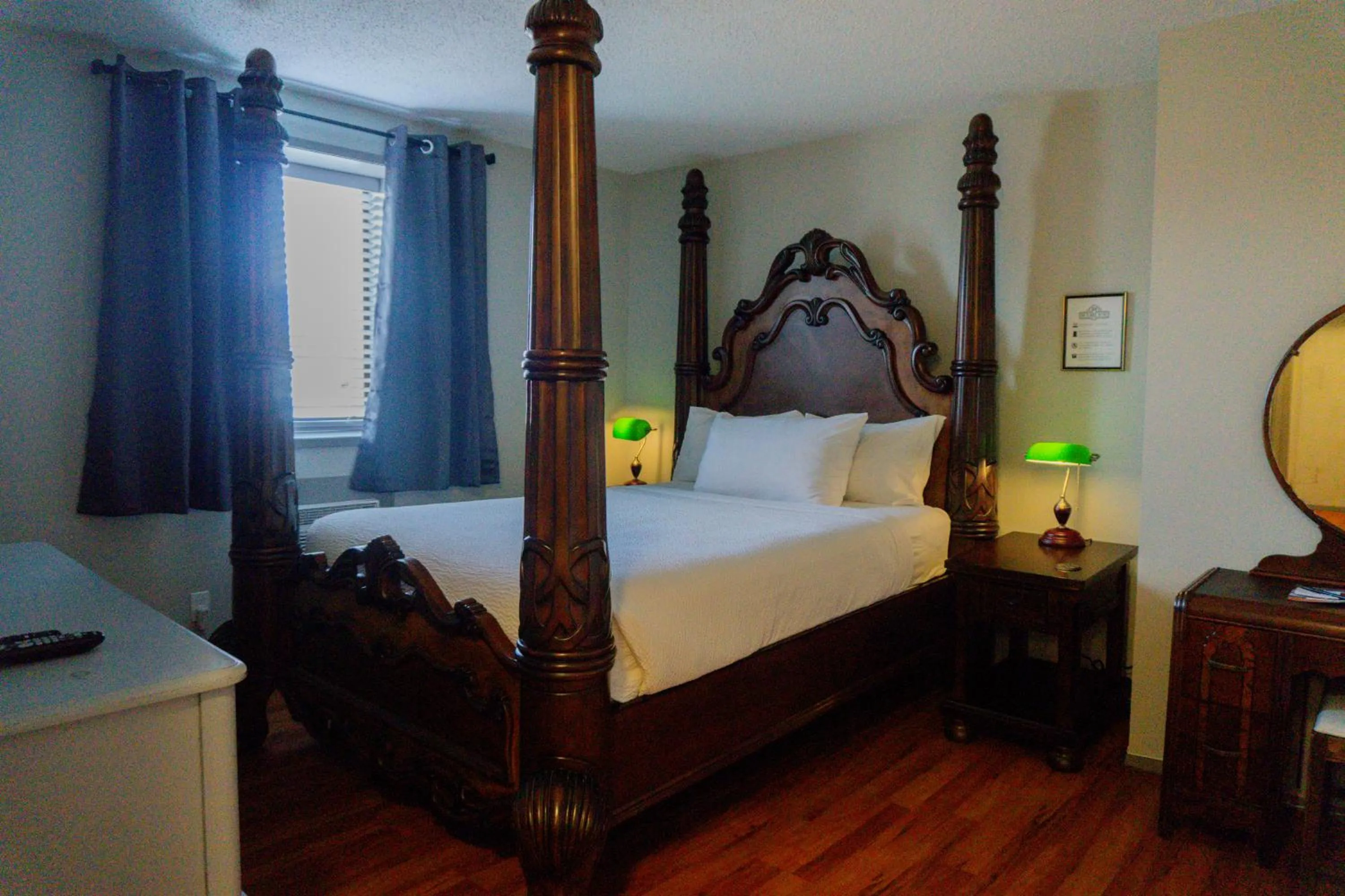 Bedroom, Bed in The Baker Hotel