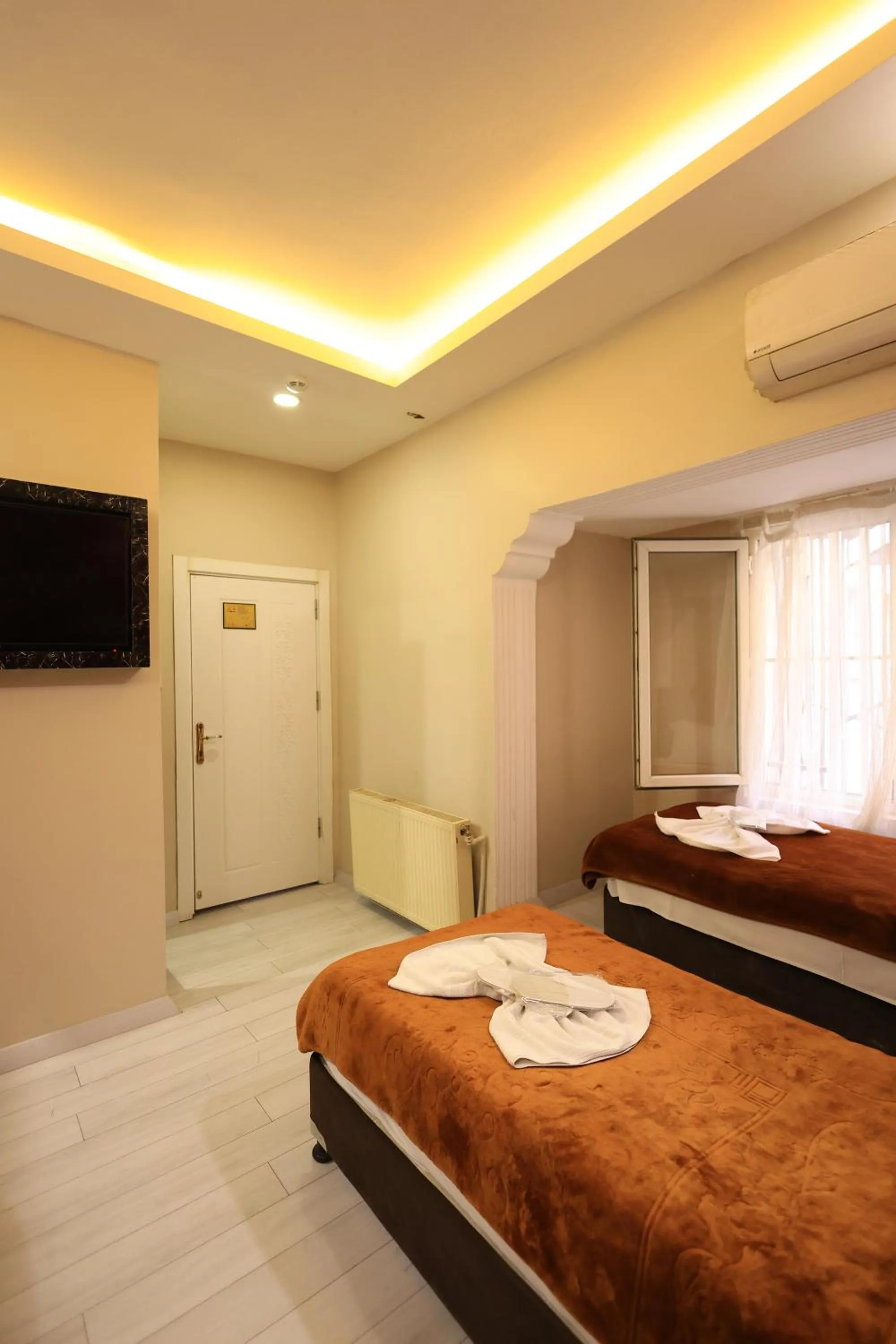 Photo of the whole room in HamzaBey Hotel