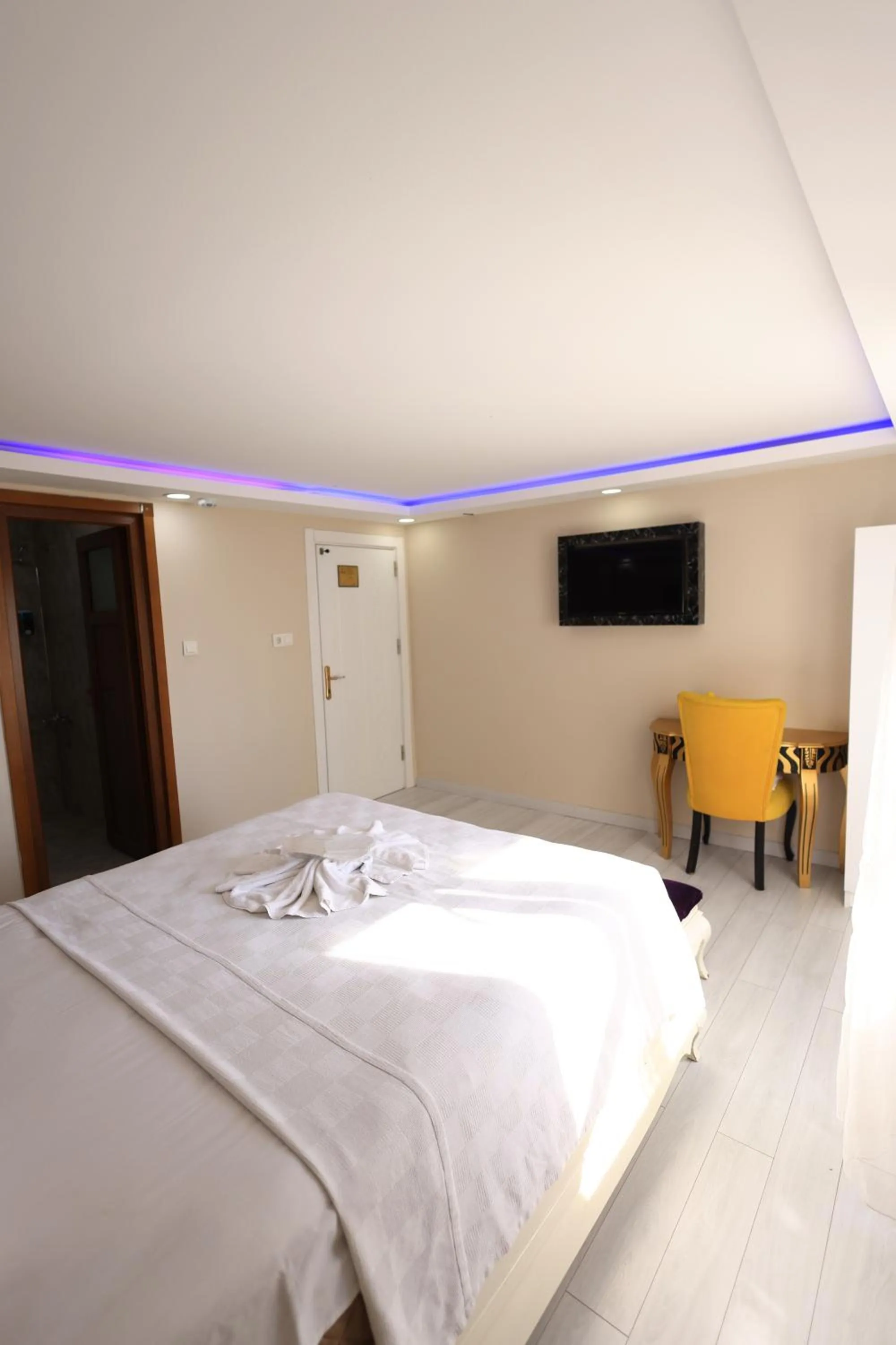 Photo of the whole room in HamzaBey Hotel