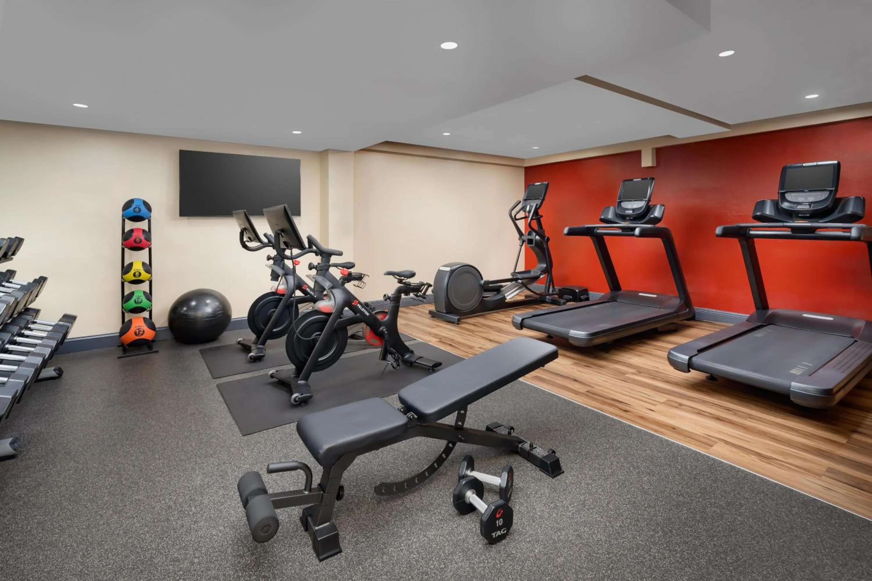 Fitness centre/facilities in Inn of Naples, Tapestry Collection by Hilton