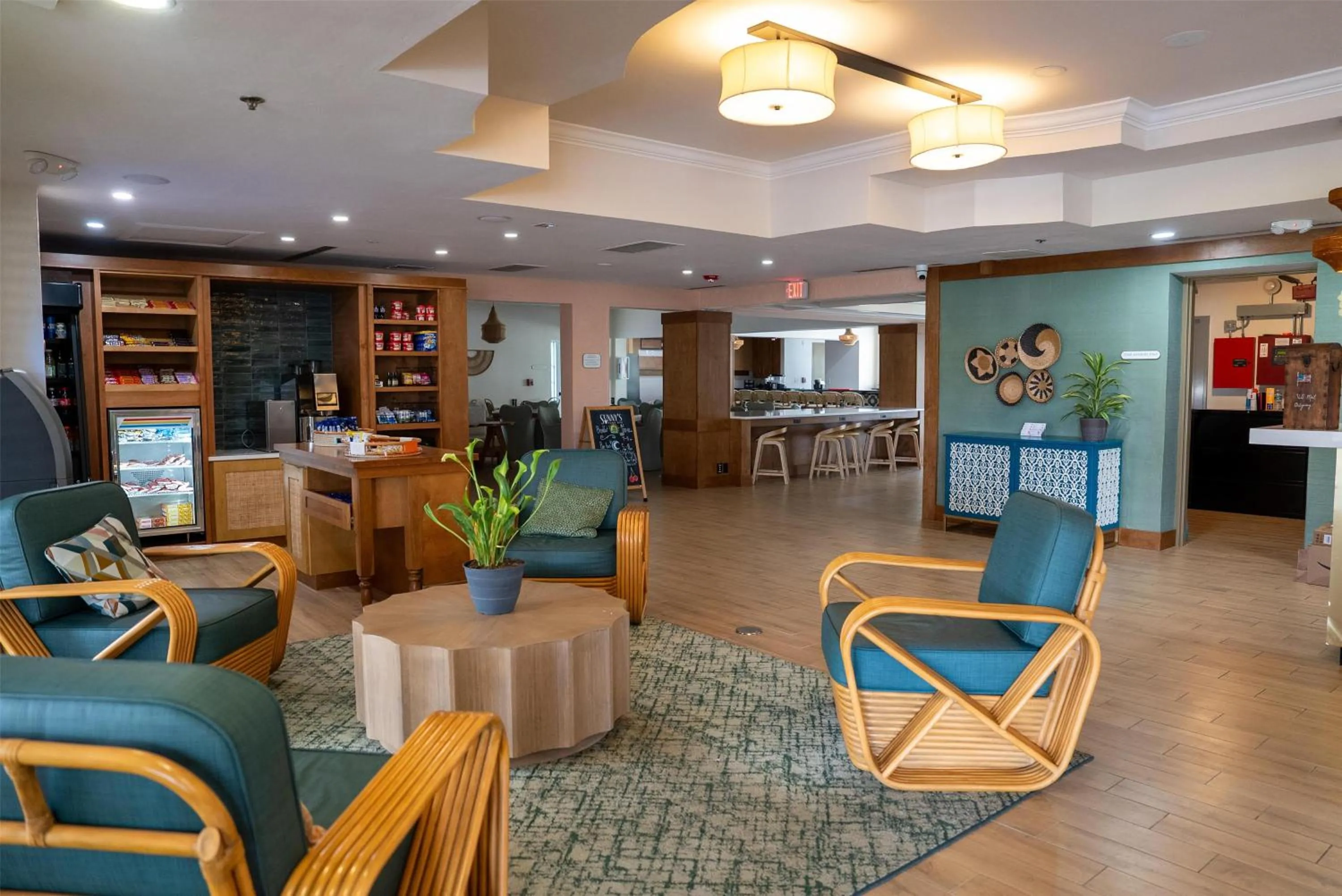 Restaurant/places to eat in Inn of Naples, Tapestry Collection by Hilton