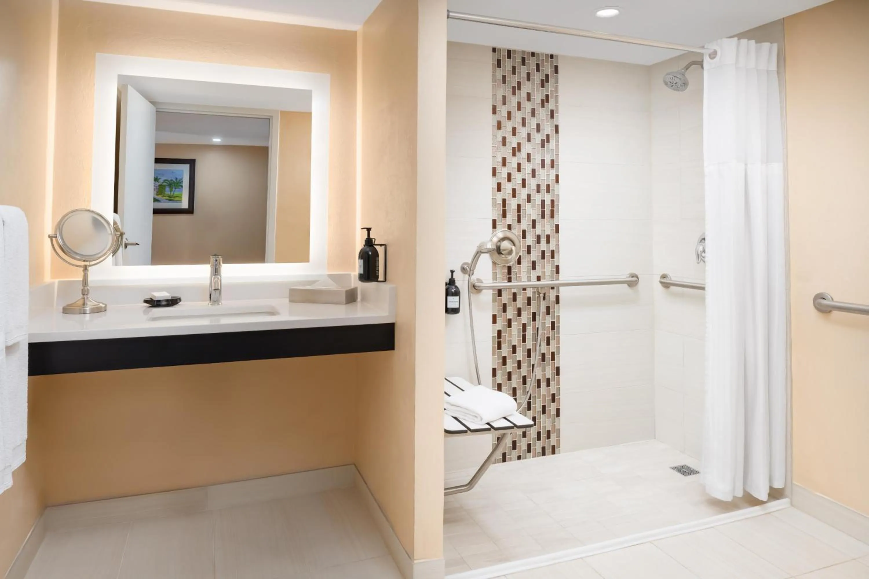 Bathroom in Inn of Naples, Tapestry Collection by Hilton