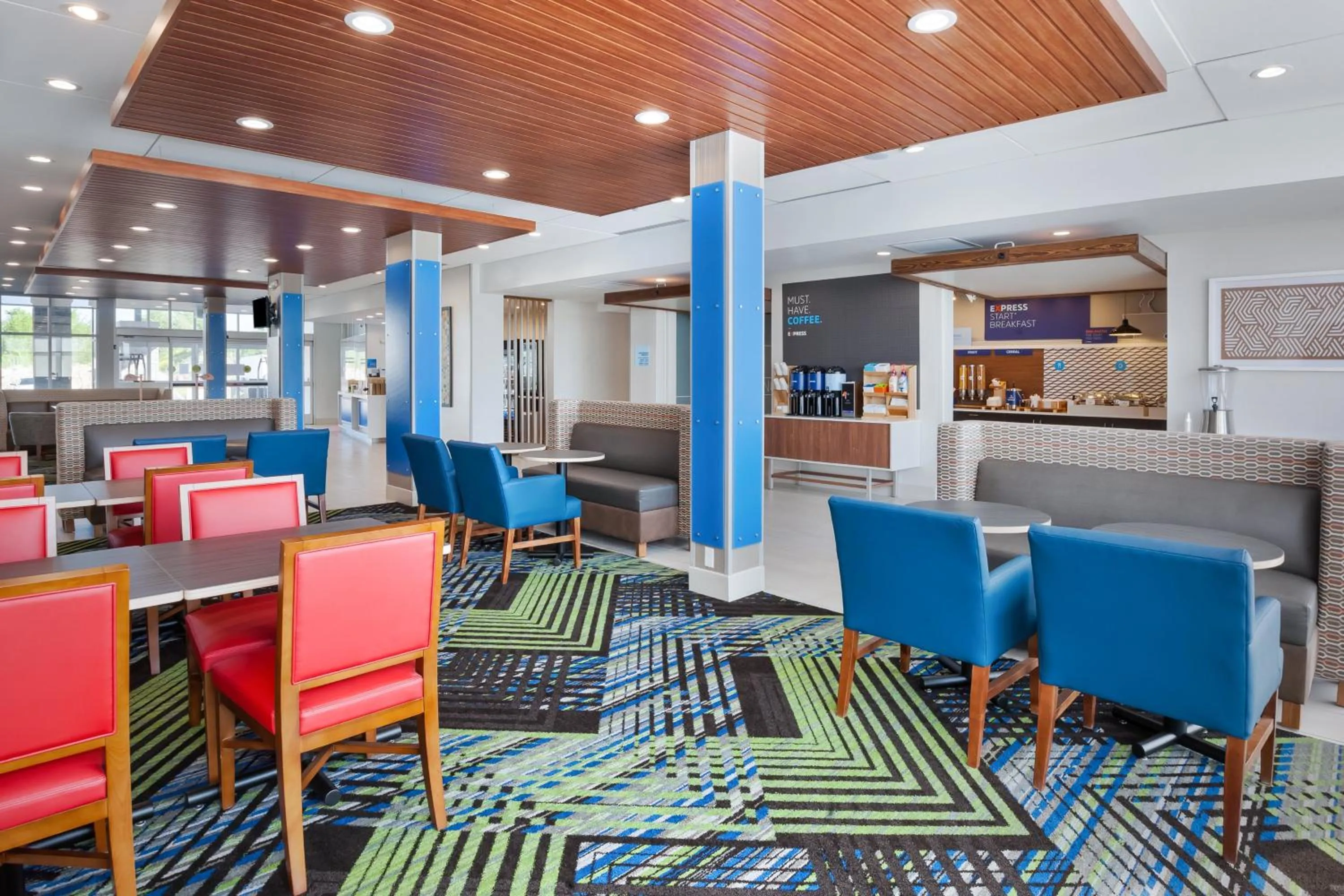 Breakfast in Holiday Inn Express & Suites - Grand Rapids Airport - South by IHG