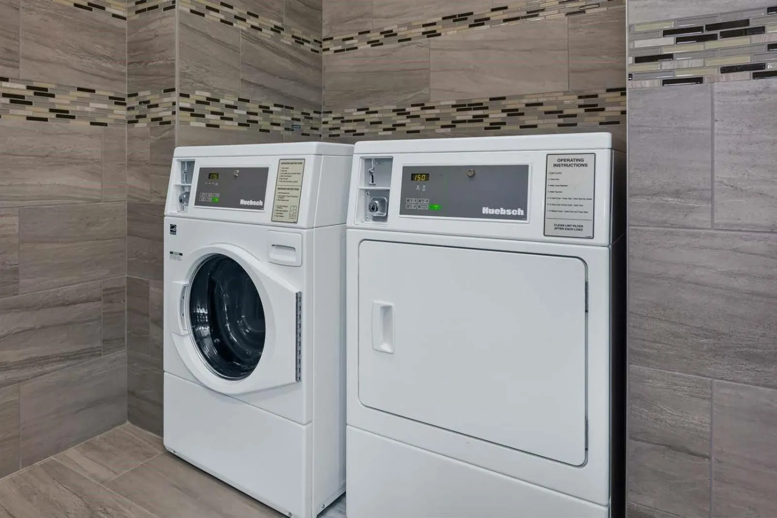 Holiday Inn Express & Suites - Grand Rapids Airport - South by IHG