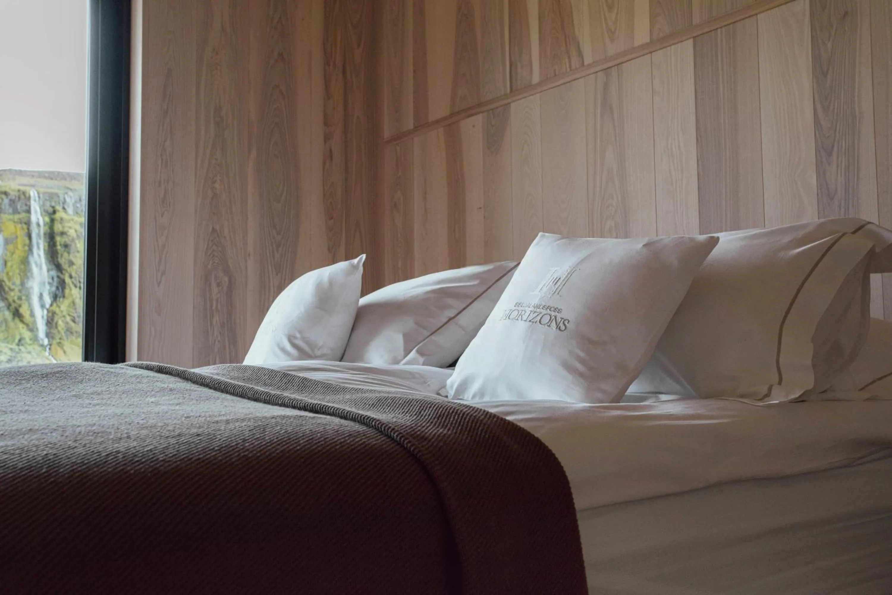 Bed in Seljalandsfoss Horizons