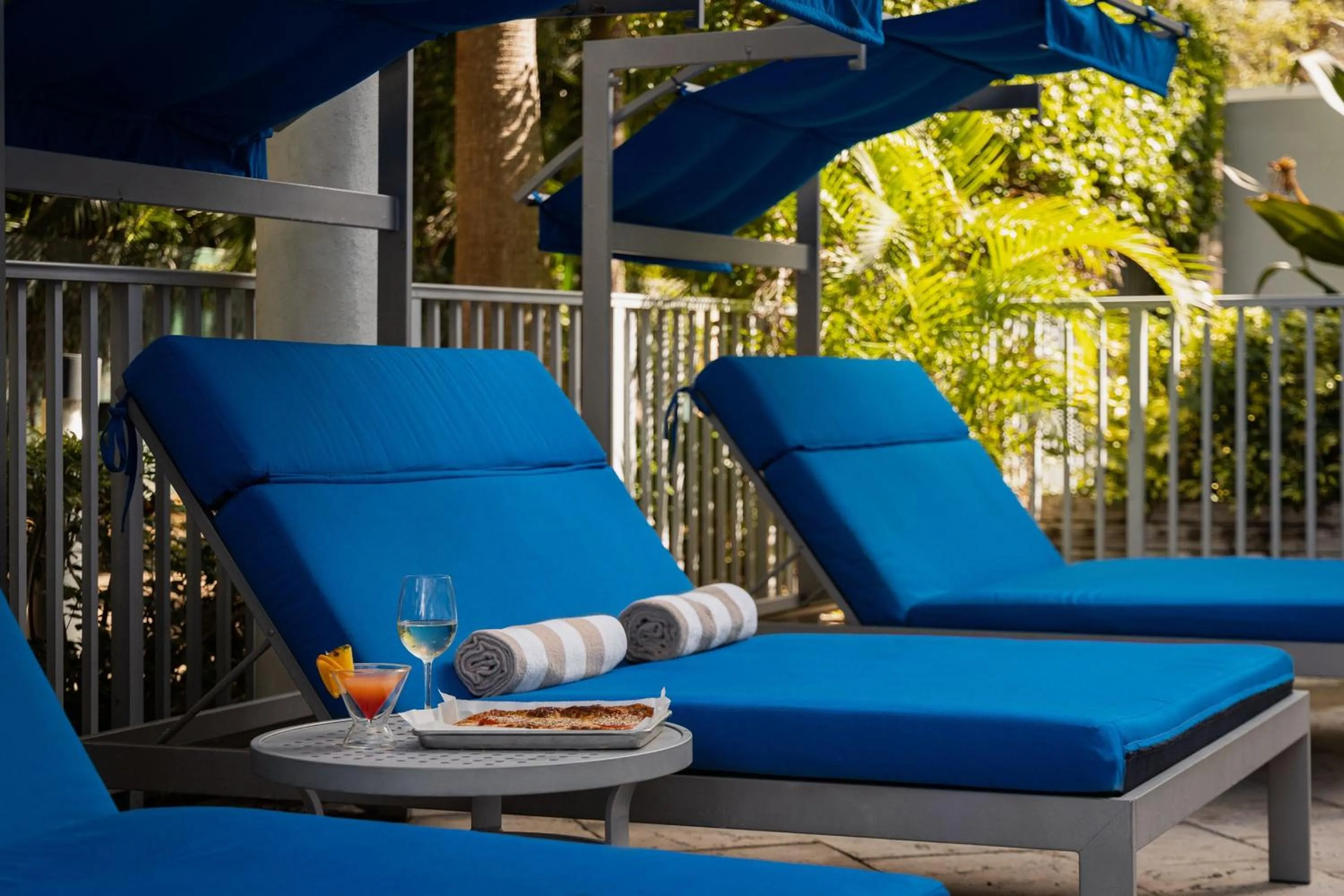 Swimming pool in Residence Inn by Marriott Fort Lauderdale Intracoastal