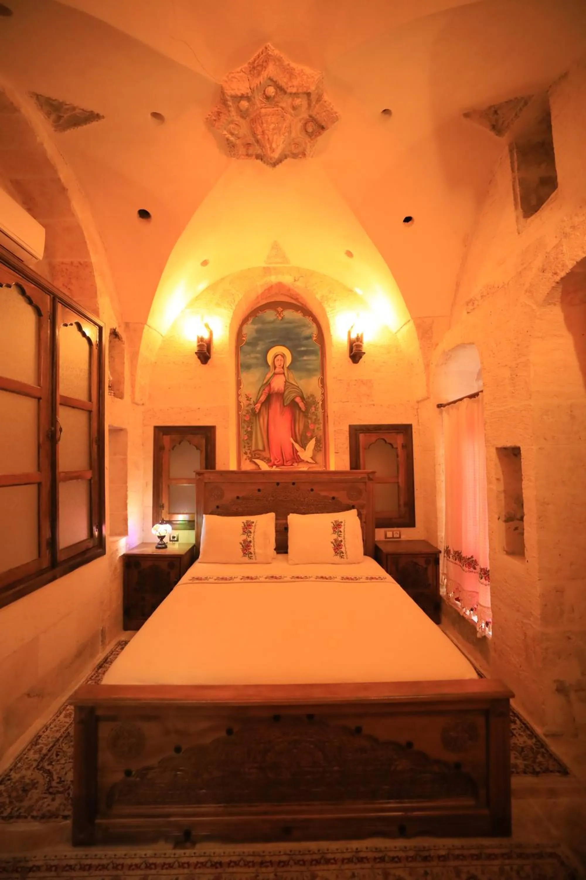 Bed in nahrin hote & art