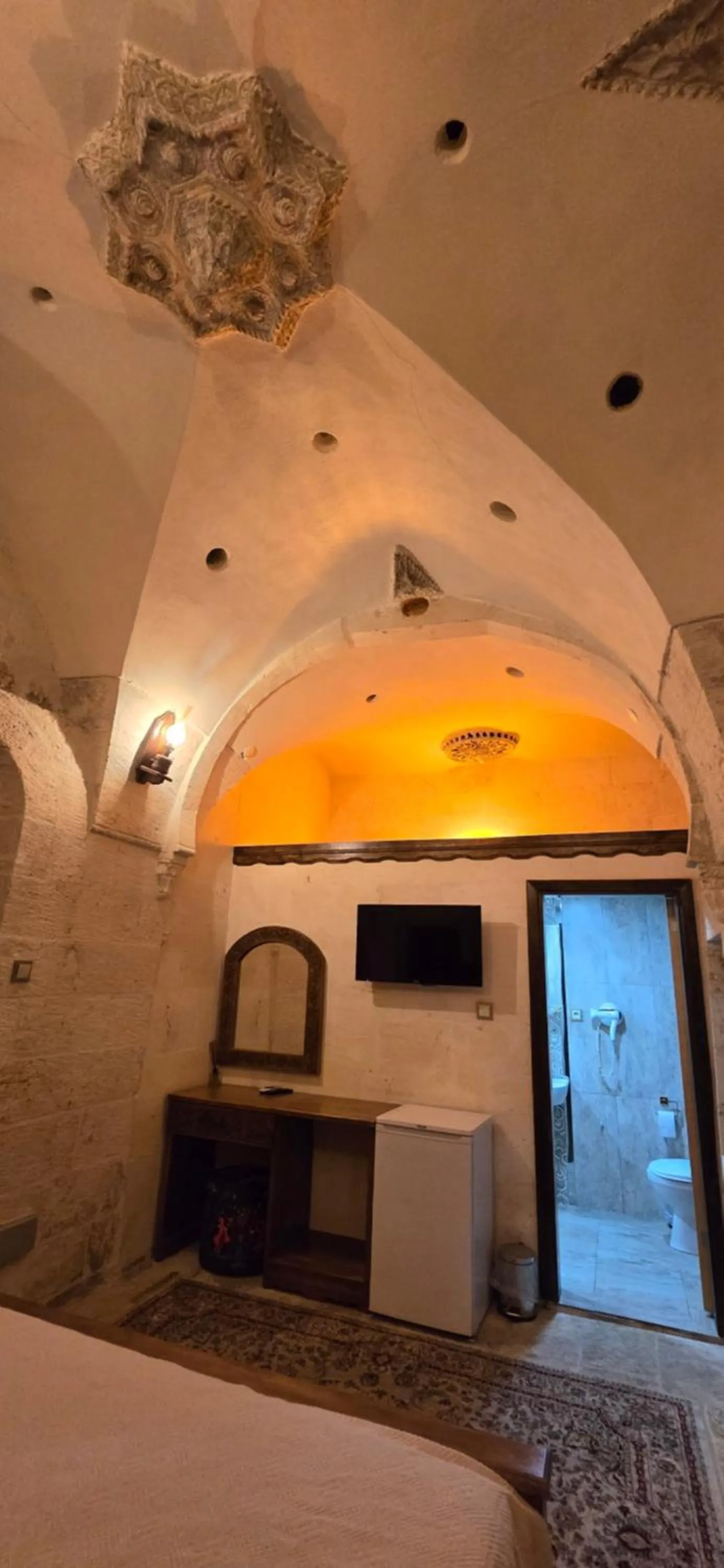 Bed in nahrin hote & art