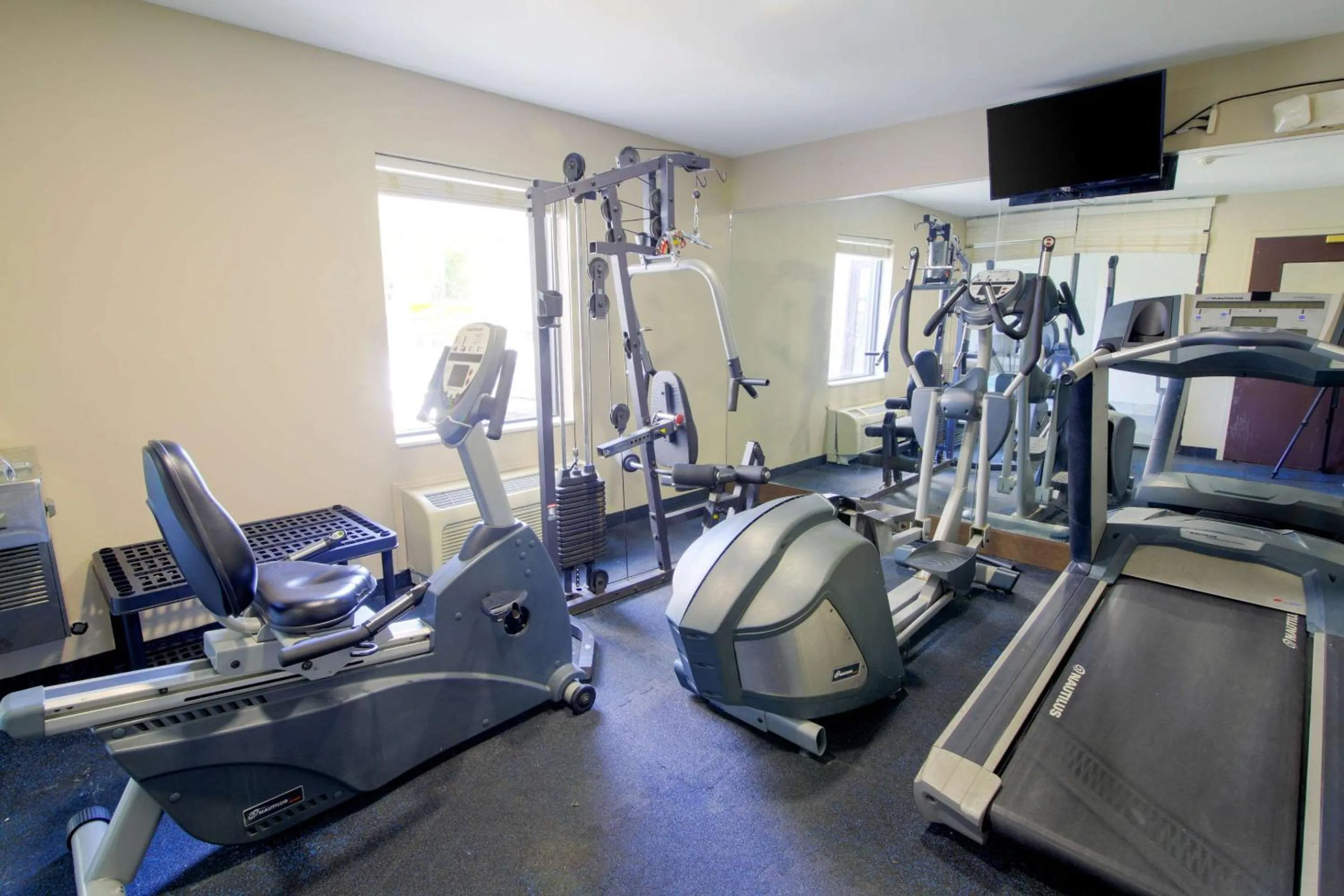 Fitness centre/facilities in Sleep Inn & Suites Chesapeake - Portsmouth