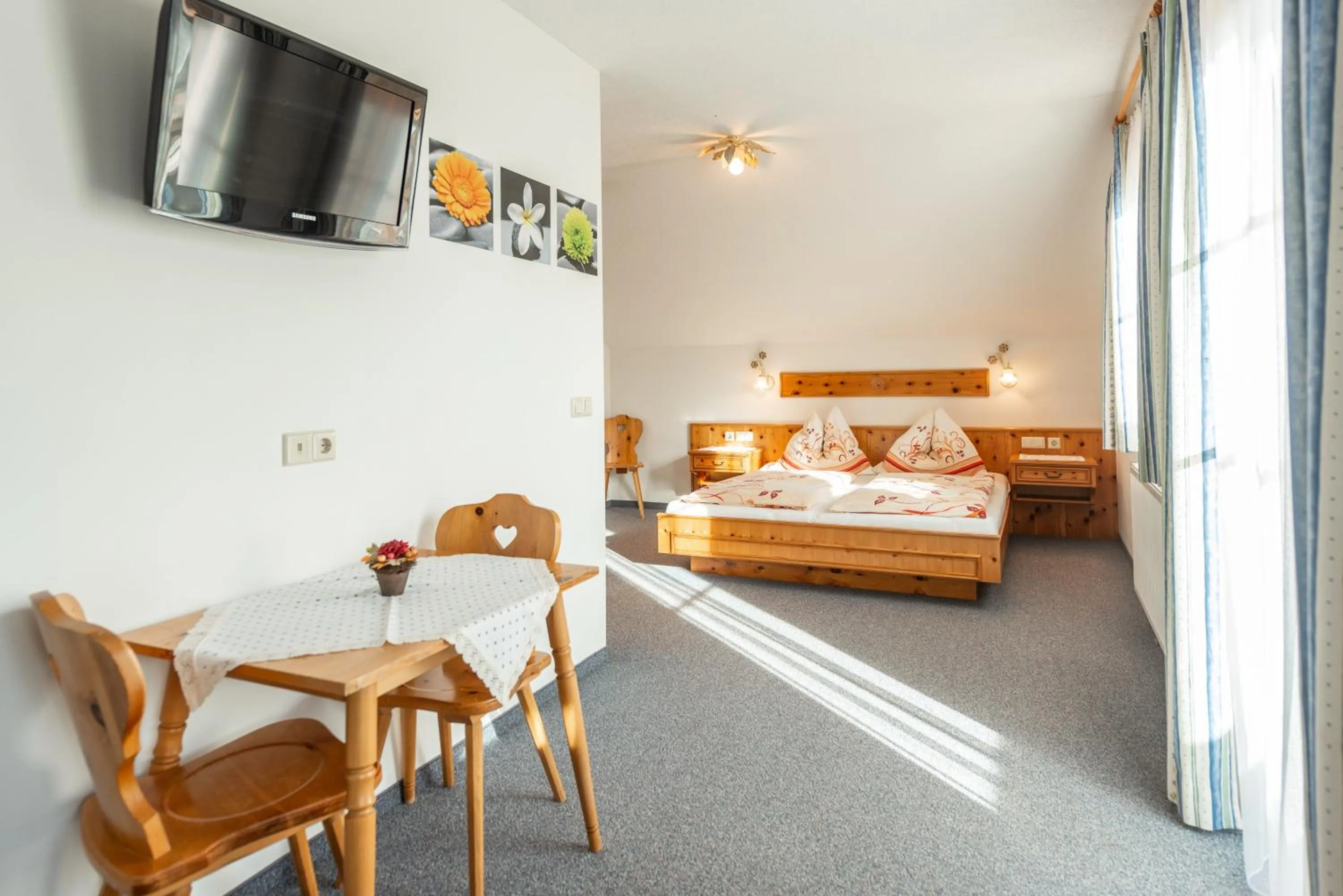 Photo of the whole room, Bed in Mittergruberhof