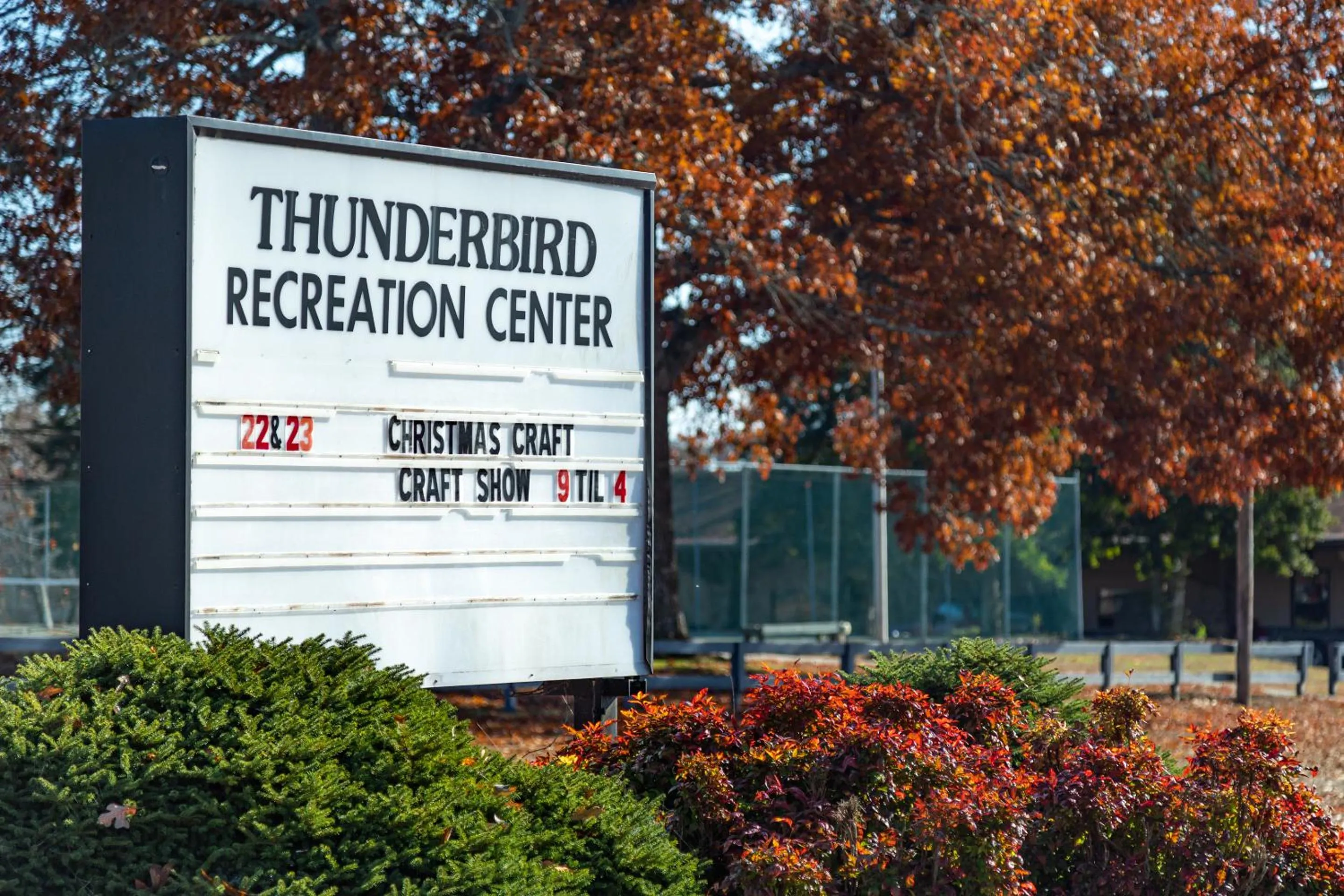 Logo/Certificate/Sign in Crown Resorts at Lake Tansi East