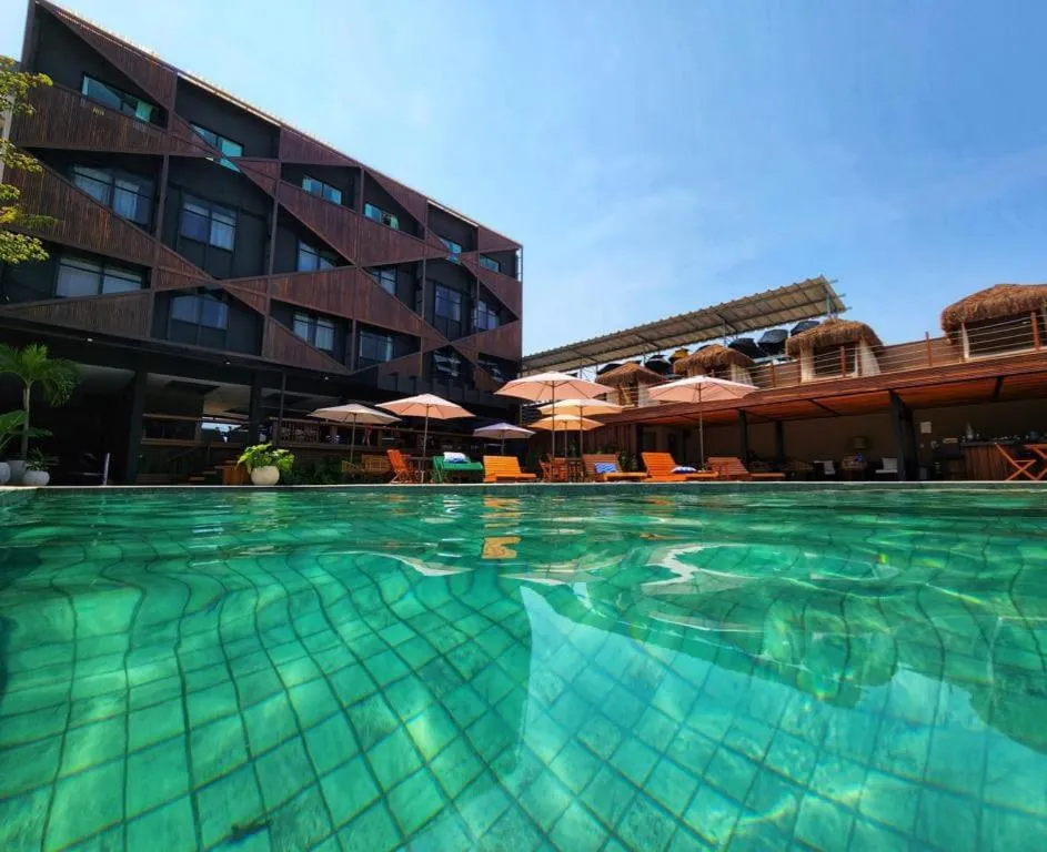 Swimming pool in Hotel Be Loft Lounge